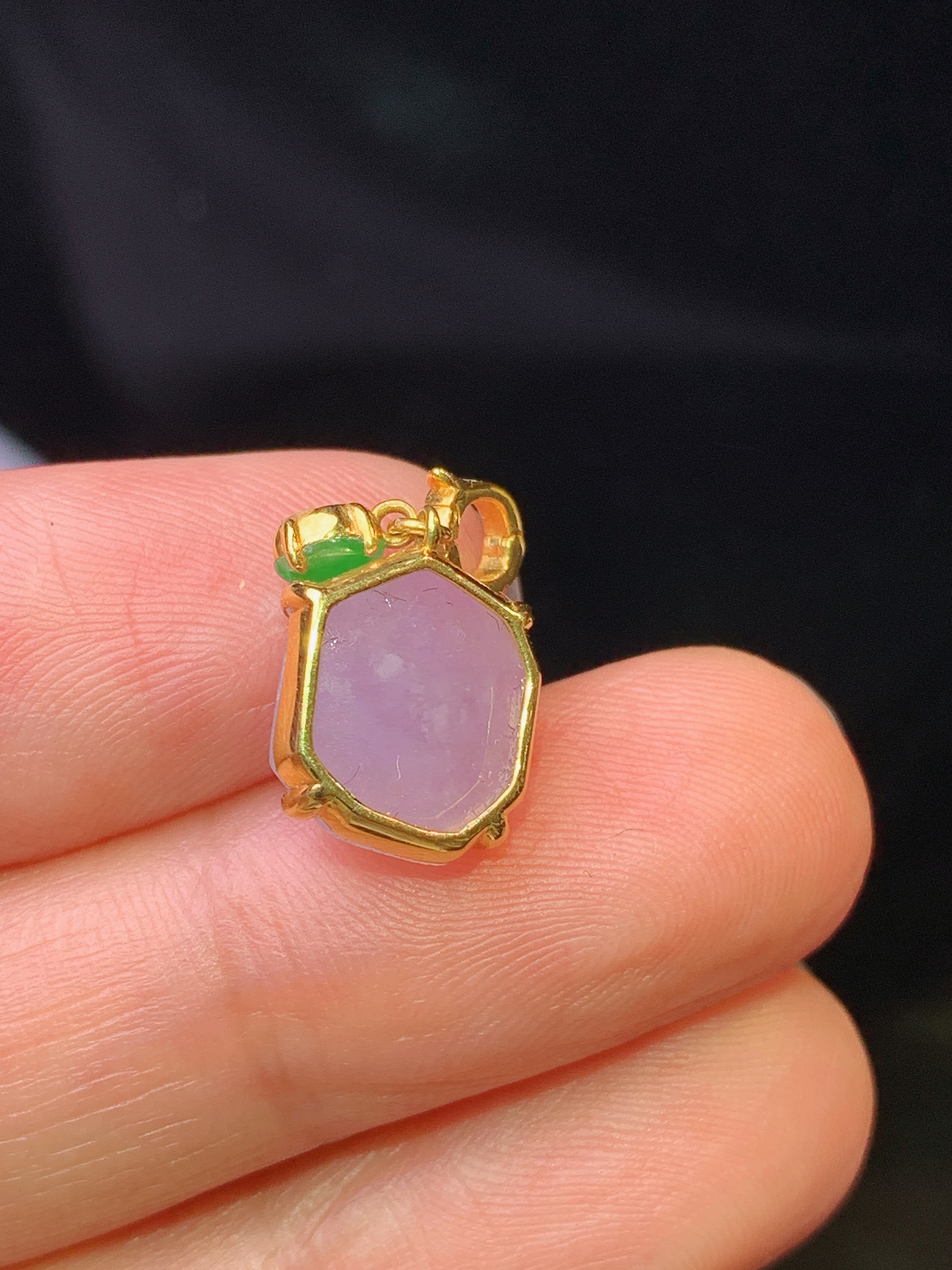 18k金钻镶嵌紫罗兰菱形吊坠 玉质细腻 色泽艳丽 整体尺寸18.5*9.5*6j2