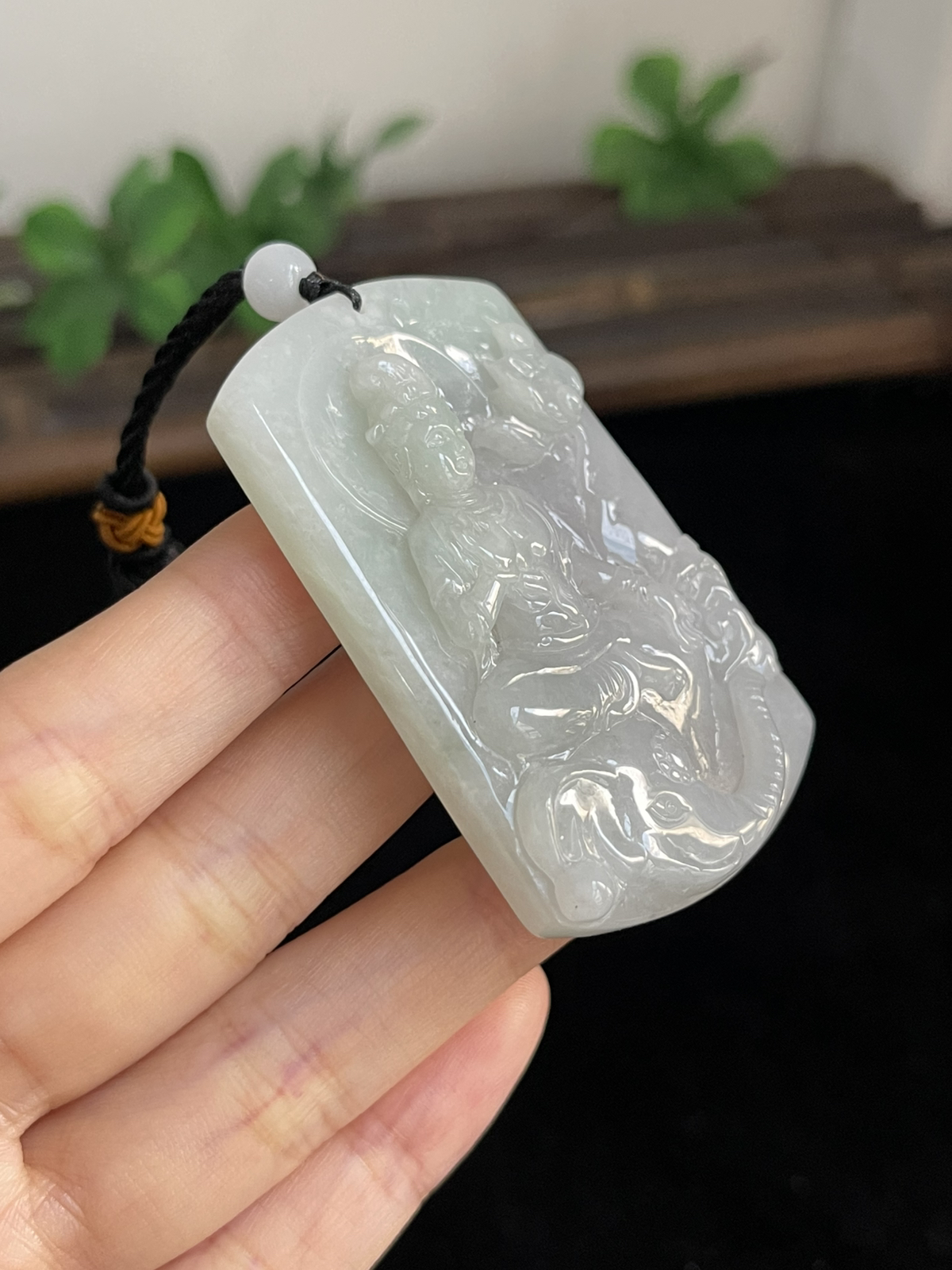 翡翠吊坠，配珠未测