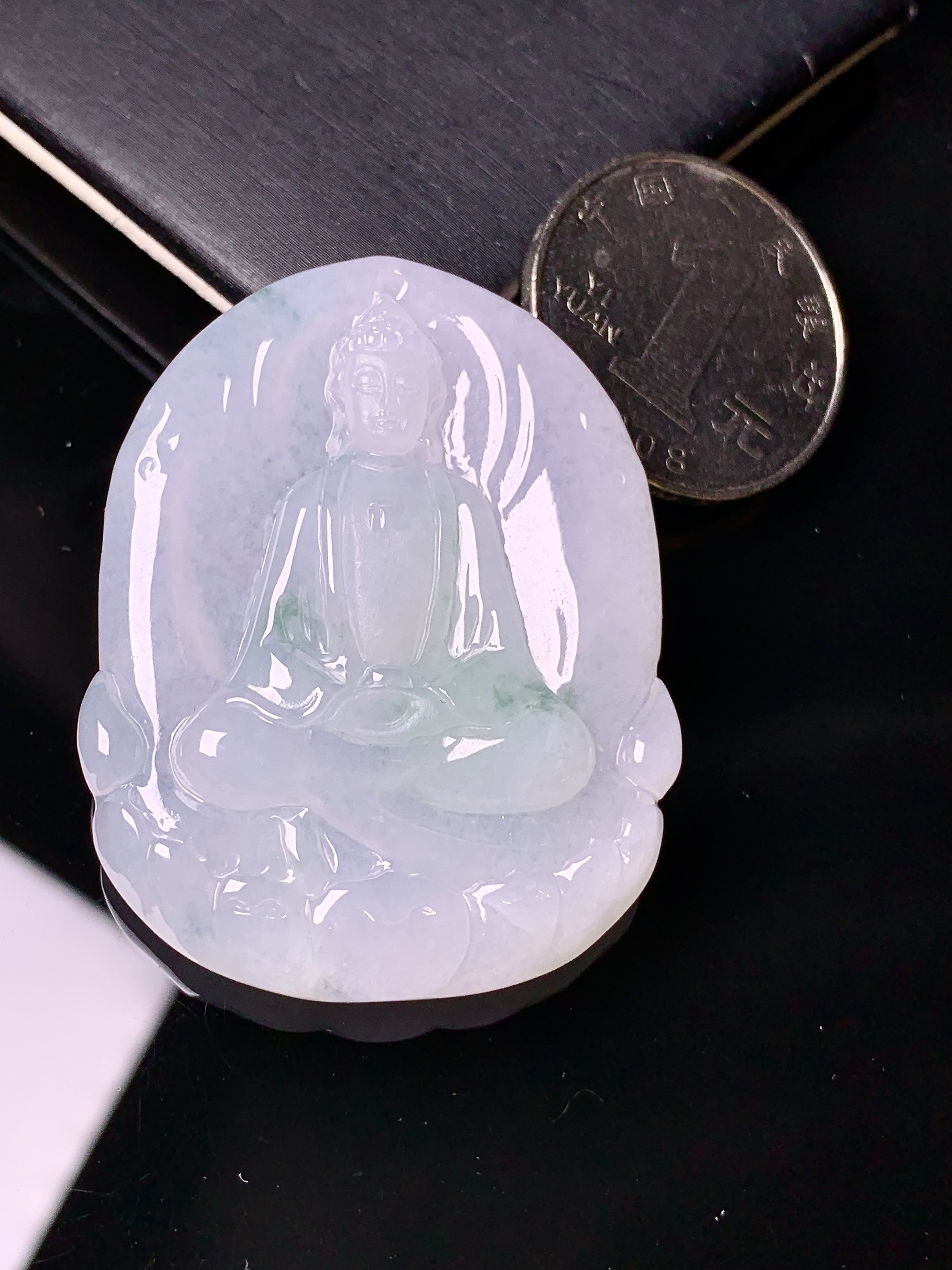 飘绿观音吊坠 玉质细腻 色泽艳丽 整体尺寸47*36.3*7d1