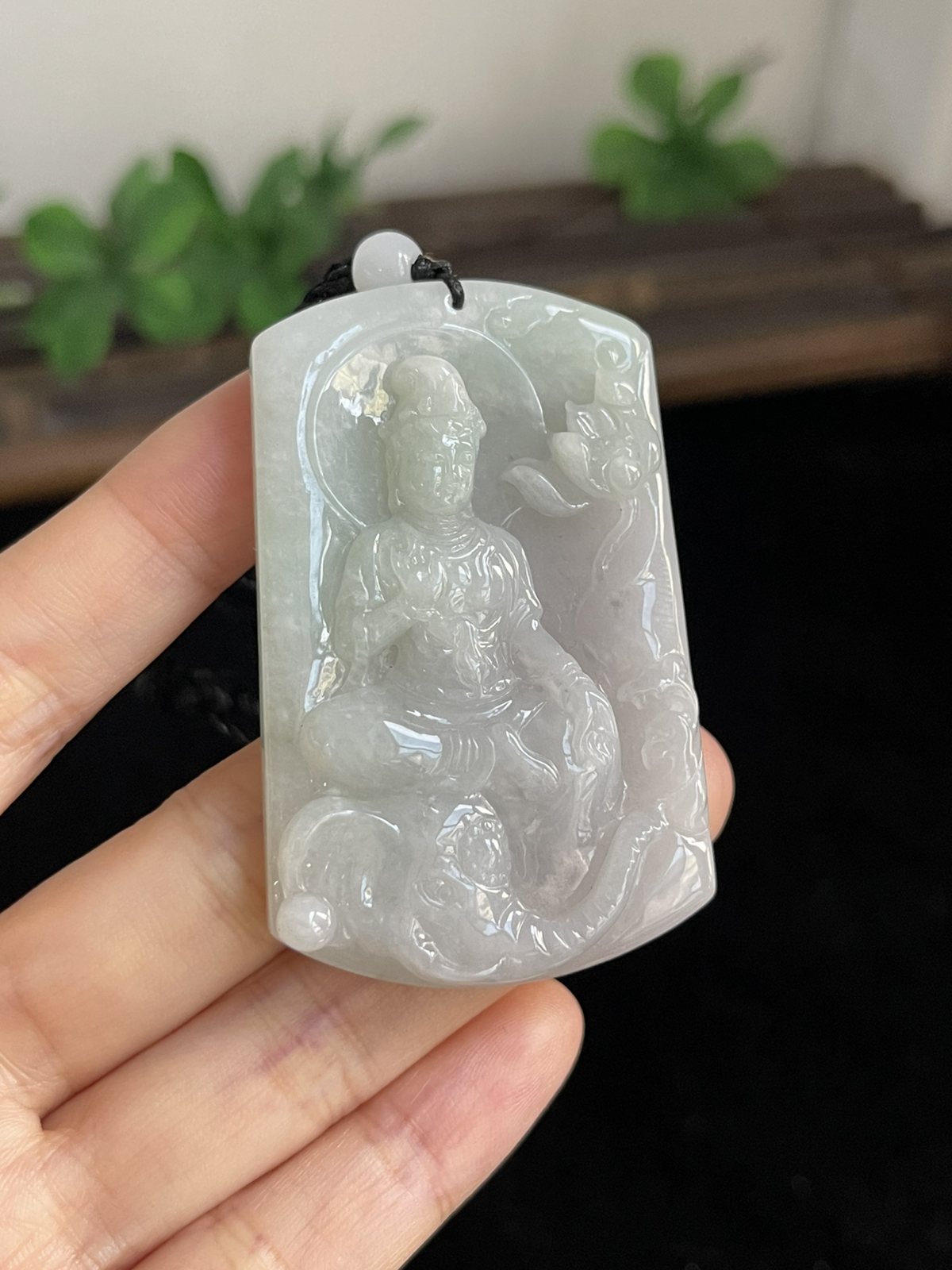 翡翠吊坠，配珠未测