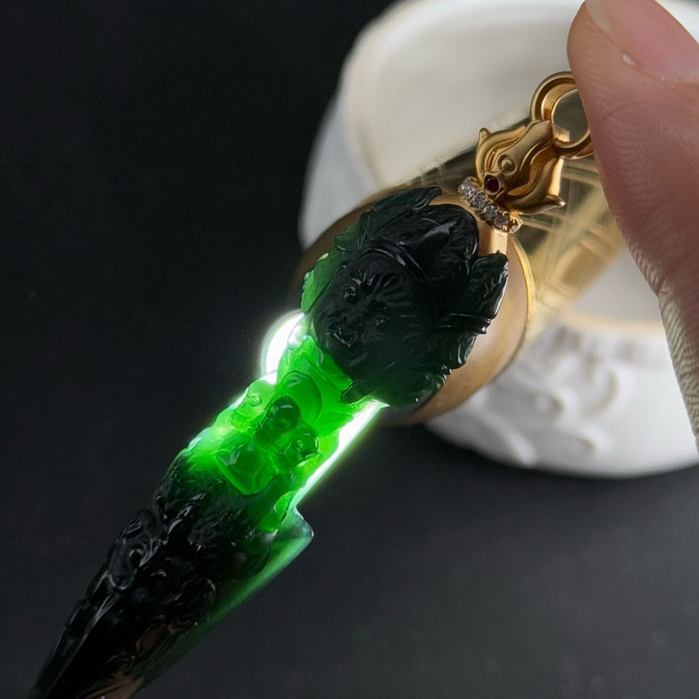 精品18k墨翠降魔杵 种好色正 黑度极好 打灯通透 油性十足 品质超赞