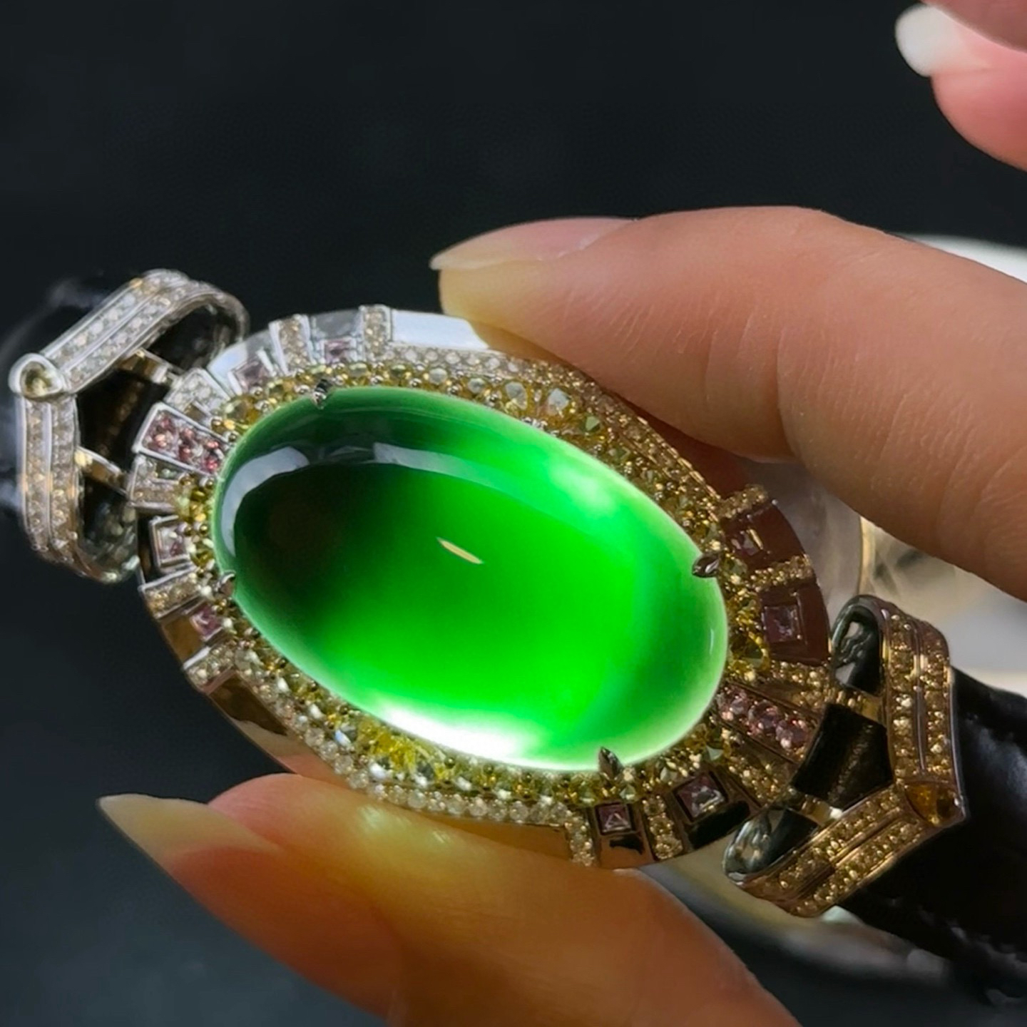 精品18k墨翠蛋面手环 种好色正 黑度极好 打灯通透 油性十足