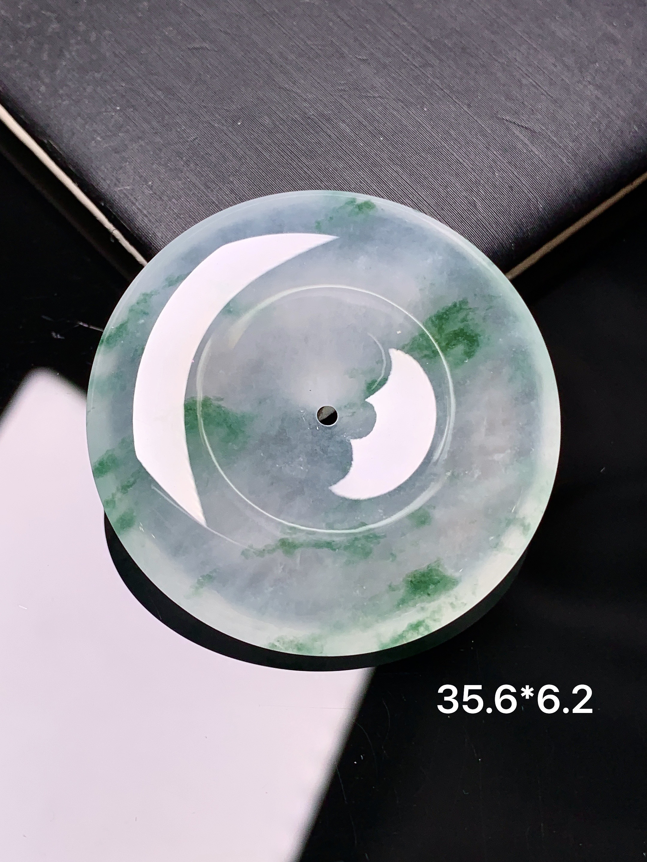 冰种平安扣吊坠 玉质细腻 色泽艳丽 整体尺寸35.6*6.2x1