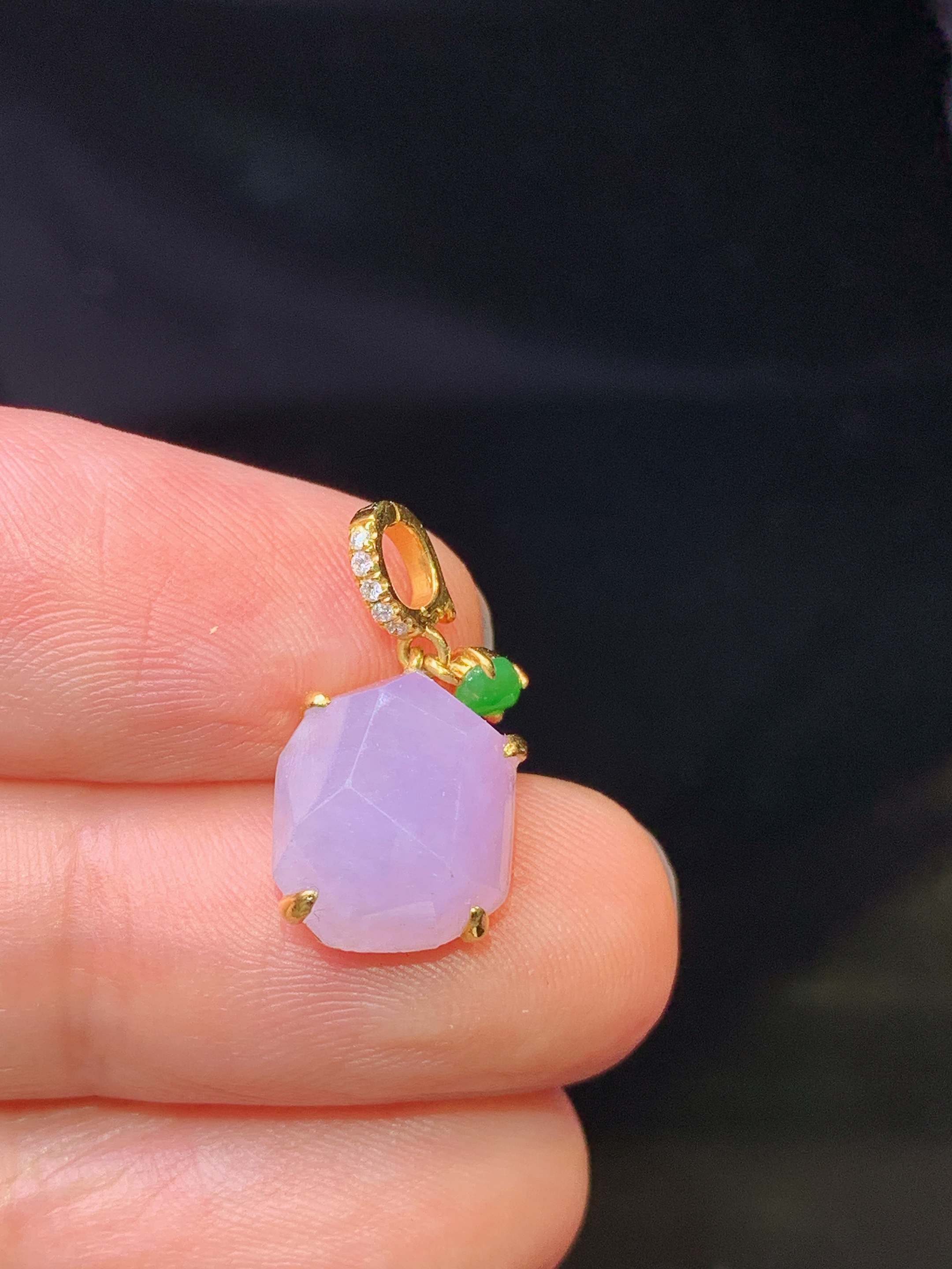 18k金钻镶嵌紫罗兰菱形吊坠 玉质细腻 色泽艳丽 整体尺寸18.5*9.5*6j2