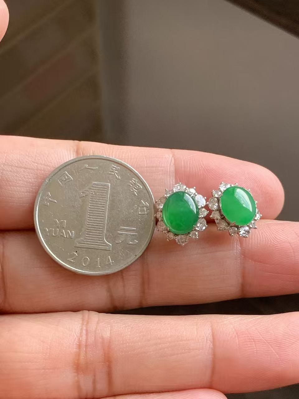 冰满色耳钉

裸石9*7.5*3.5 8.5*7.5*3.5 整体13*10.5*7 12.5*10.5*7