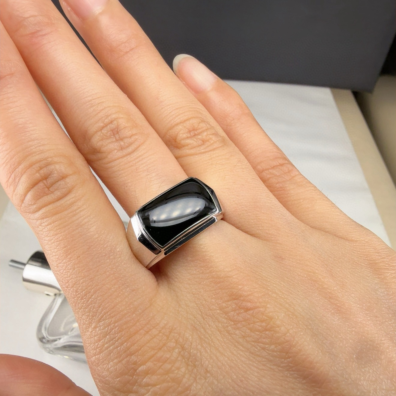 18k墨翠马鞍男戒 种好色正 黑度好 打灯通透 油性十足