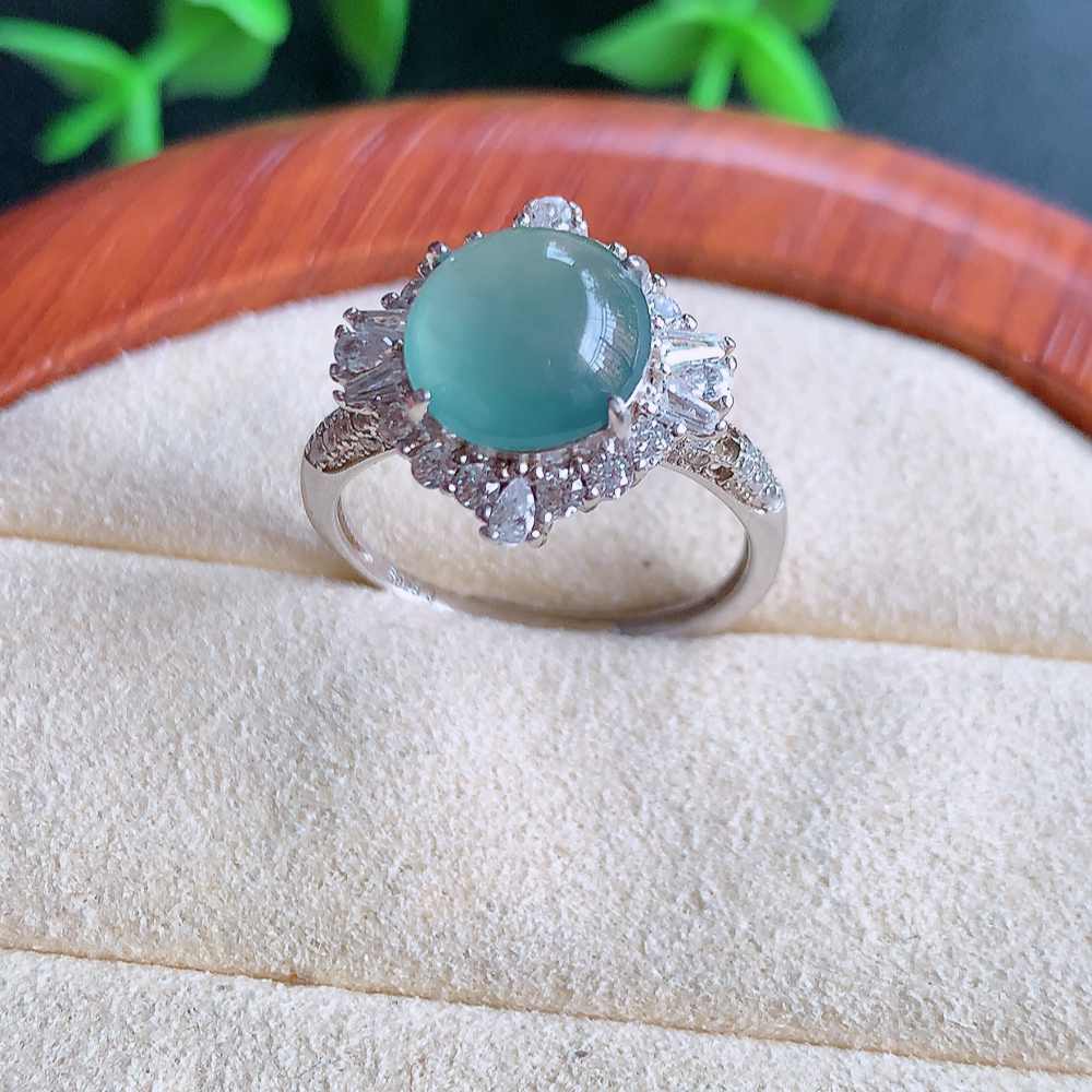 冰润晴水精美环形翡翠戒指  玉质细腻  冰清玉润  飘花灵动  颜色漂亮  W502.12 内径尺寸