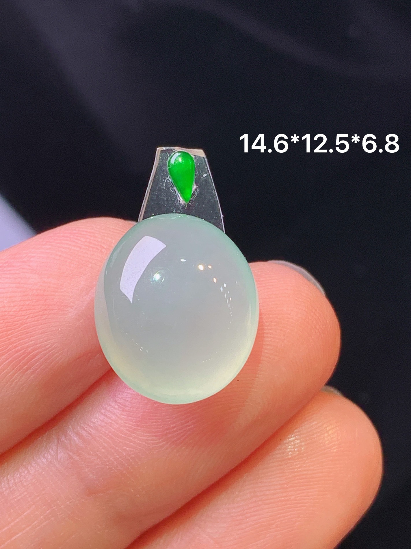 镶嵌款 冰种蛋面吊坠 玉质细腻 色泽艳丽 整体尺寸14.6*12.5*6.8*2x