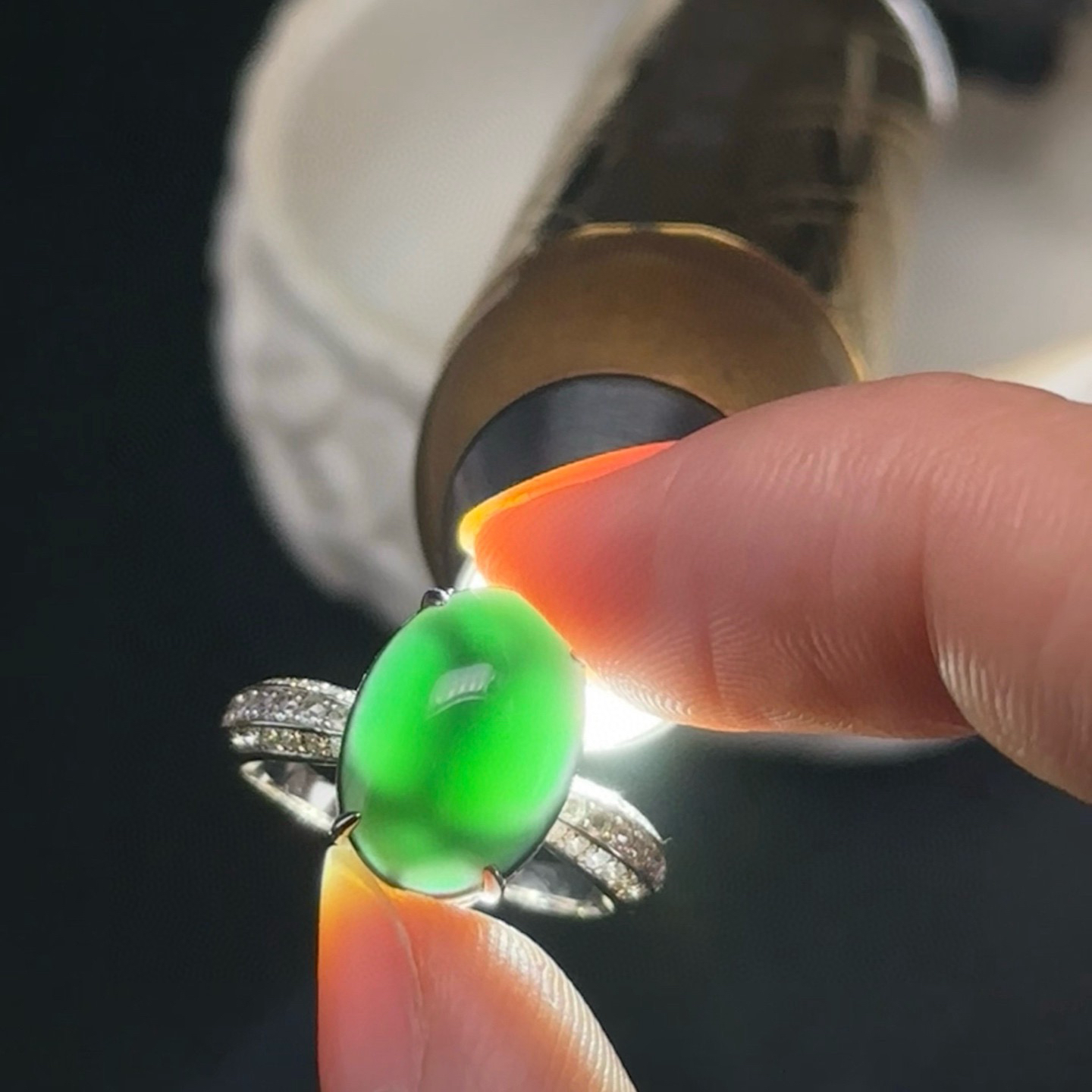 18k墨翠蛋面女戒  种好色正 黑度极好 满钻豪镶 打灯通透 油性十足