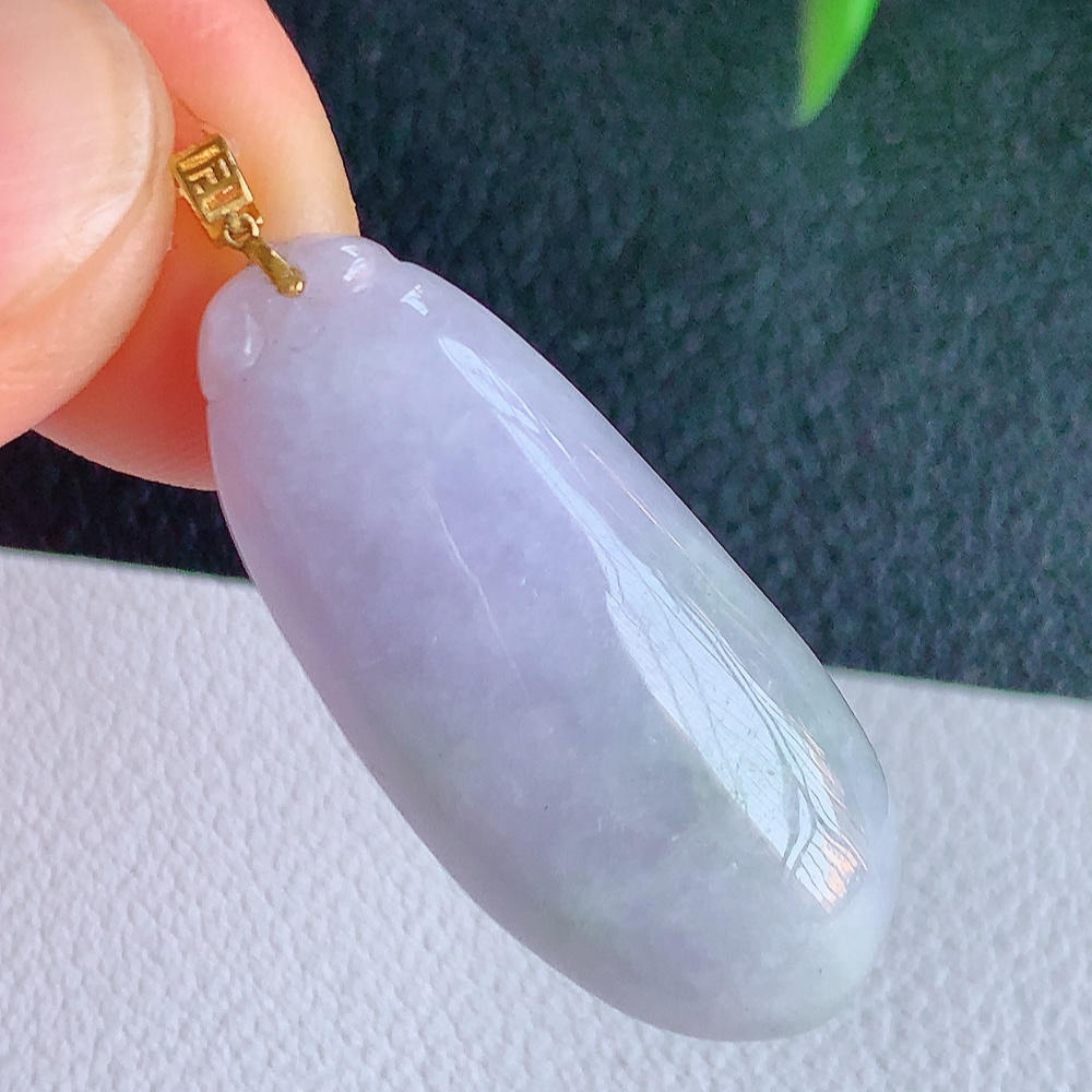 18k金扣冰润紫罗兰福瓜翡翠吊坠，呱呱来财，福气满满的美好寓意，清新自然  沁人心脾，造型独特，清秀