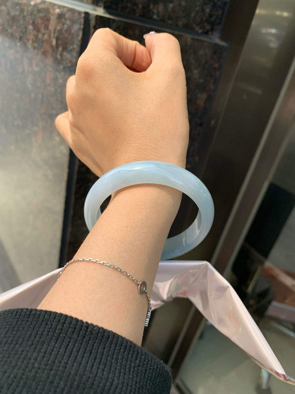 #特惠秒杀#蓝底宽版正圈
57.7-7.6-13.9
完美，底妆水润，质地细腻，半圈淡蓝底色均匀，由内而外散发出温婉气质，清爽治愈