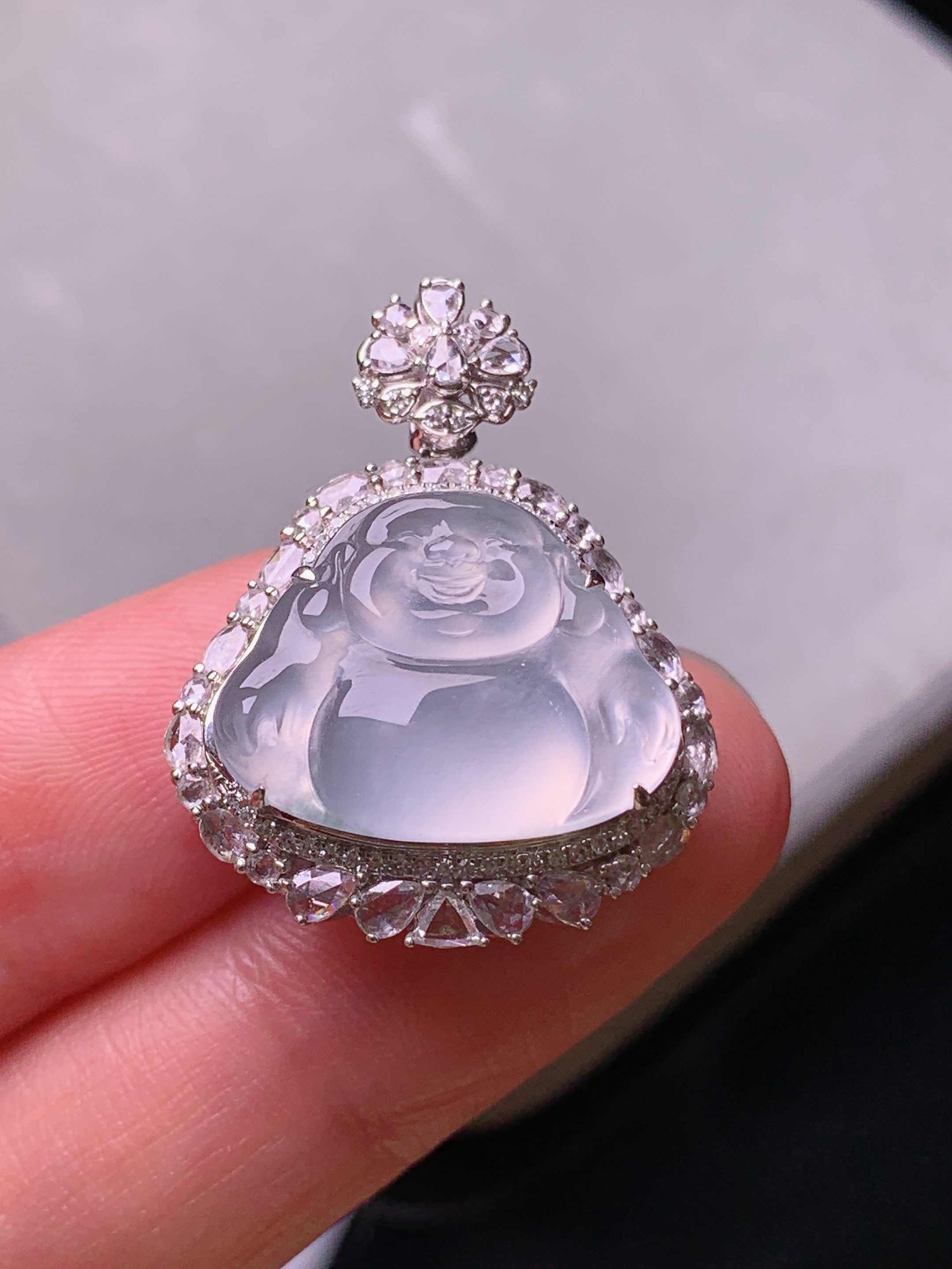 18k金钻镶嵌冰种佛公吊坠 玉质细腻 色泽艳丽 整体尺寸28.3*22.2*10.3y4