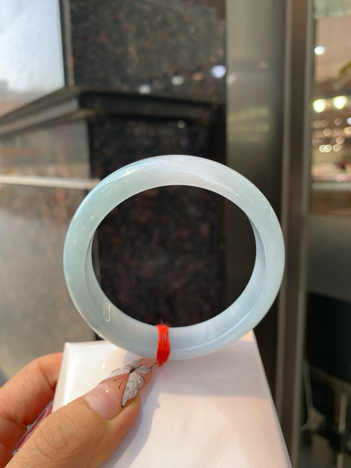 #特惠秒杀#蓝底宽版正圈
57.7-7.6-13.9
完美，底妆水润，质地细腻，半圈淡蓝底色均匀，由内而外散发出温婉气质，清爽治愈