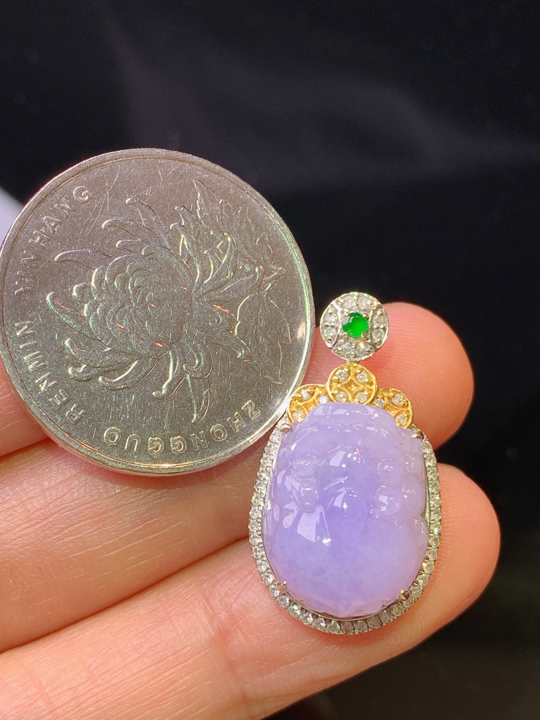 18k金钻镶嵌紫罗兰貔貅吊坠 玉质细腻 色泽艳丽 整体尺寸25.5*14.3*9.8y4