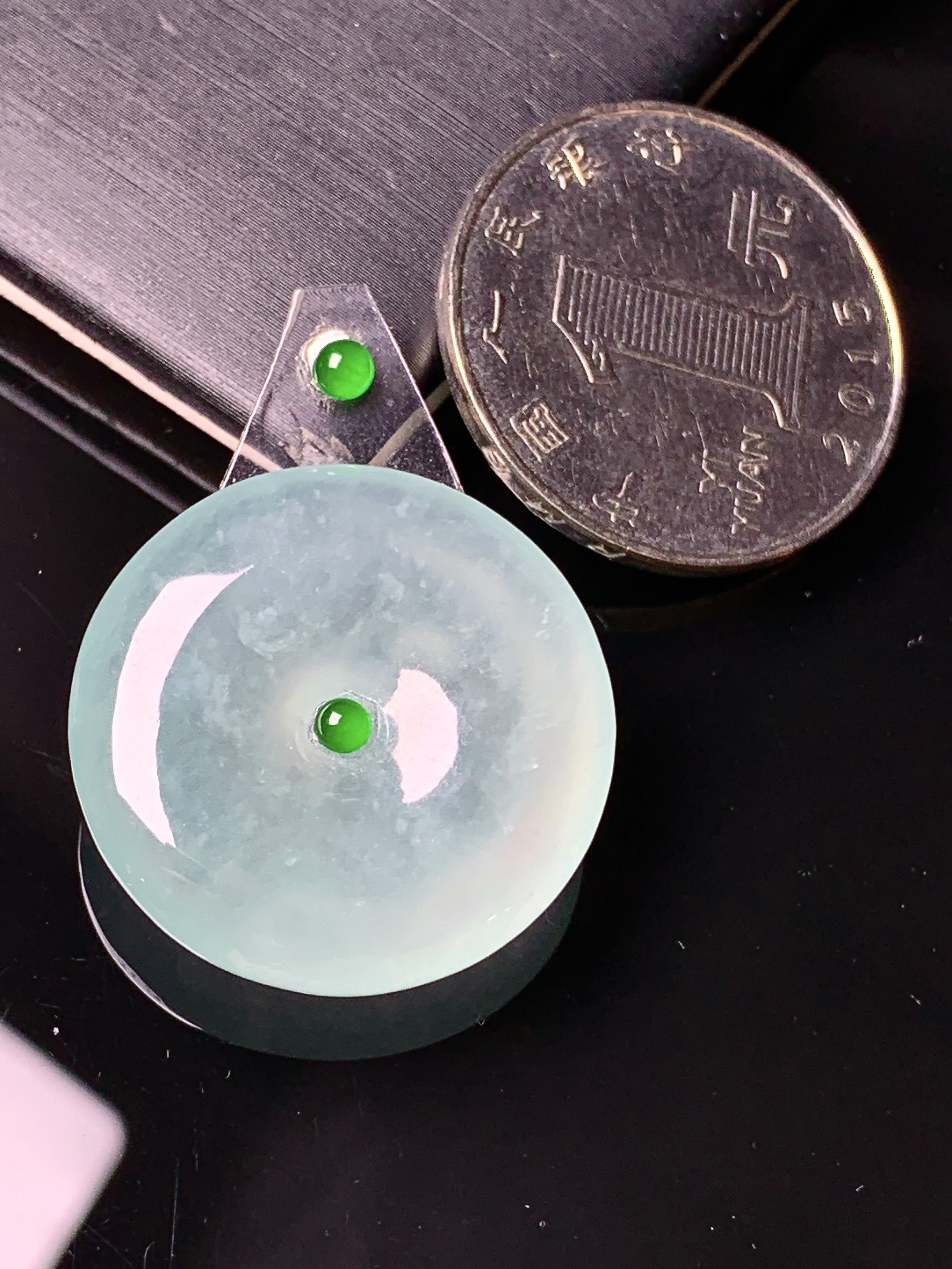 镶嵌款 冰种平安扣吊坠 玉质细腻 色泽艳丽 整体尺寸24.5*4.7*2x