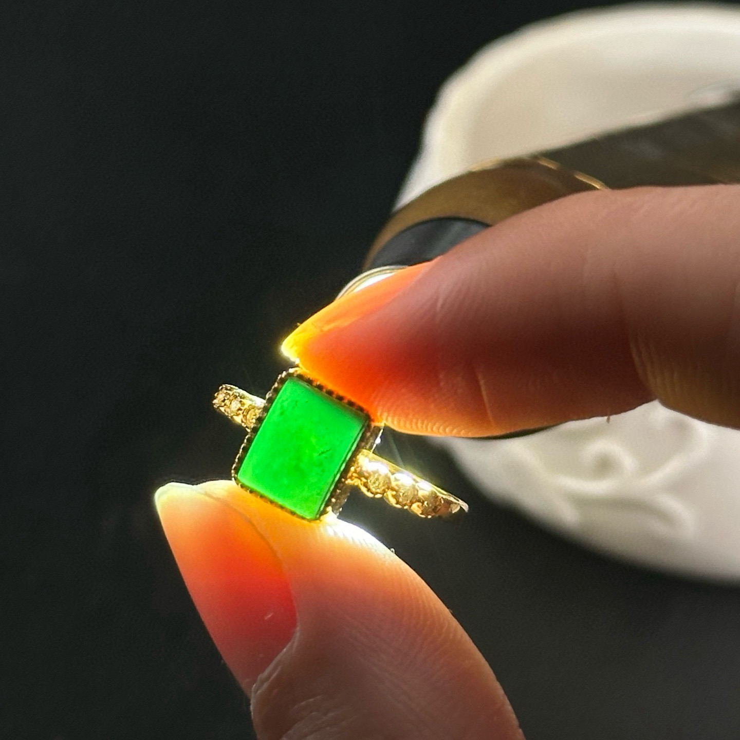 精品18k墨翠女戒 种好色正 黑度极好 打灯通透 油性十足