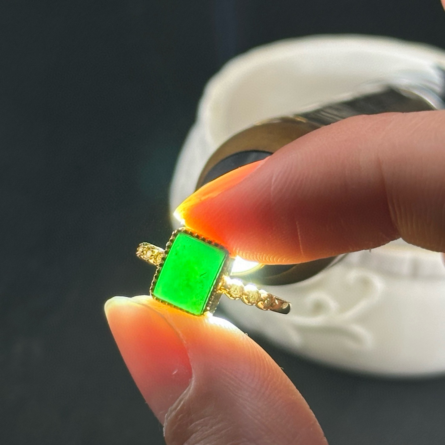 精品18k墨翠女戒 种好色正 黑度极好 打灯通透 油性十足