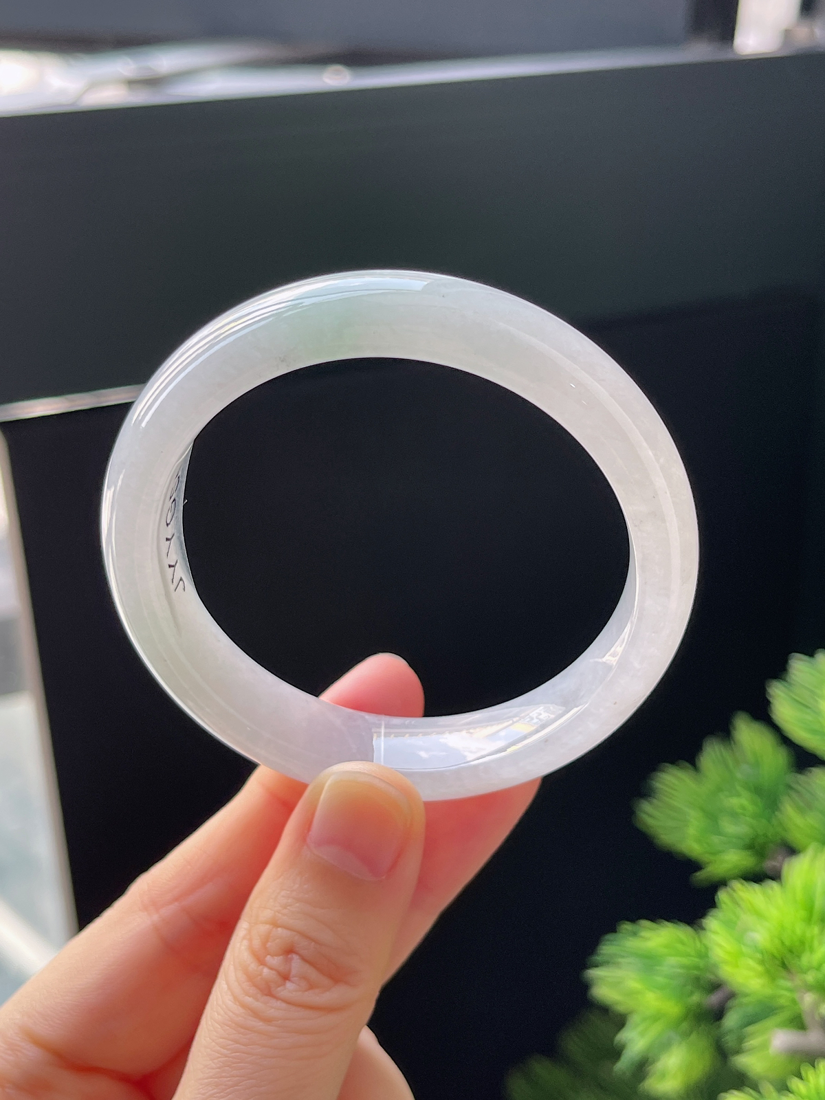 正圈51.1圈口，翡翠冰糯种白色手镯