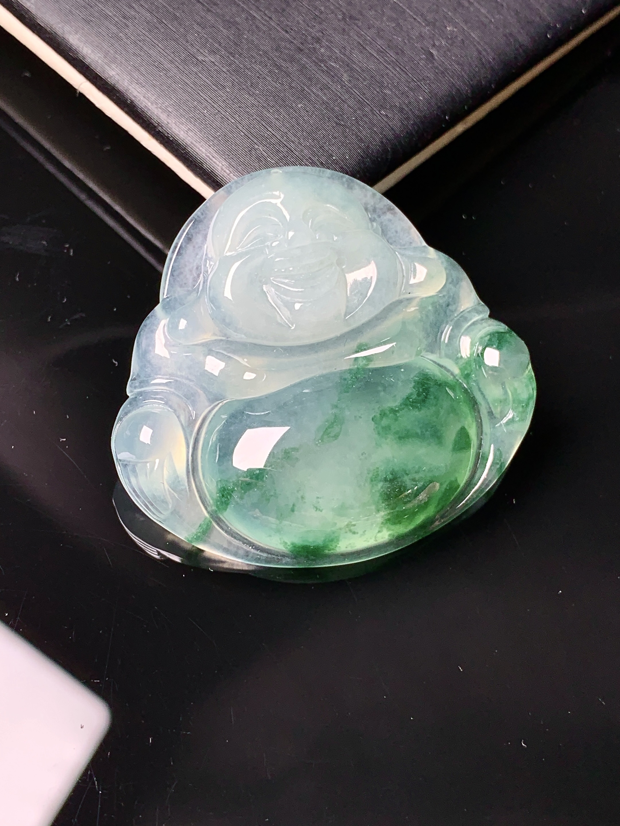 飘绿观音吊坠 玉质细腻 色泽艳丽 整体尺寸32*34.5*5.7d1