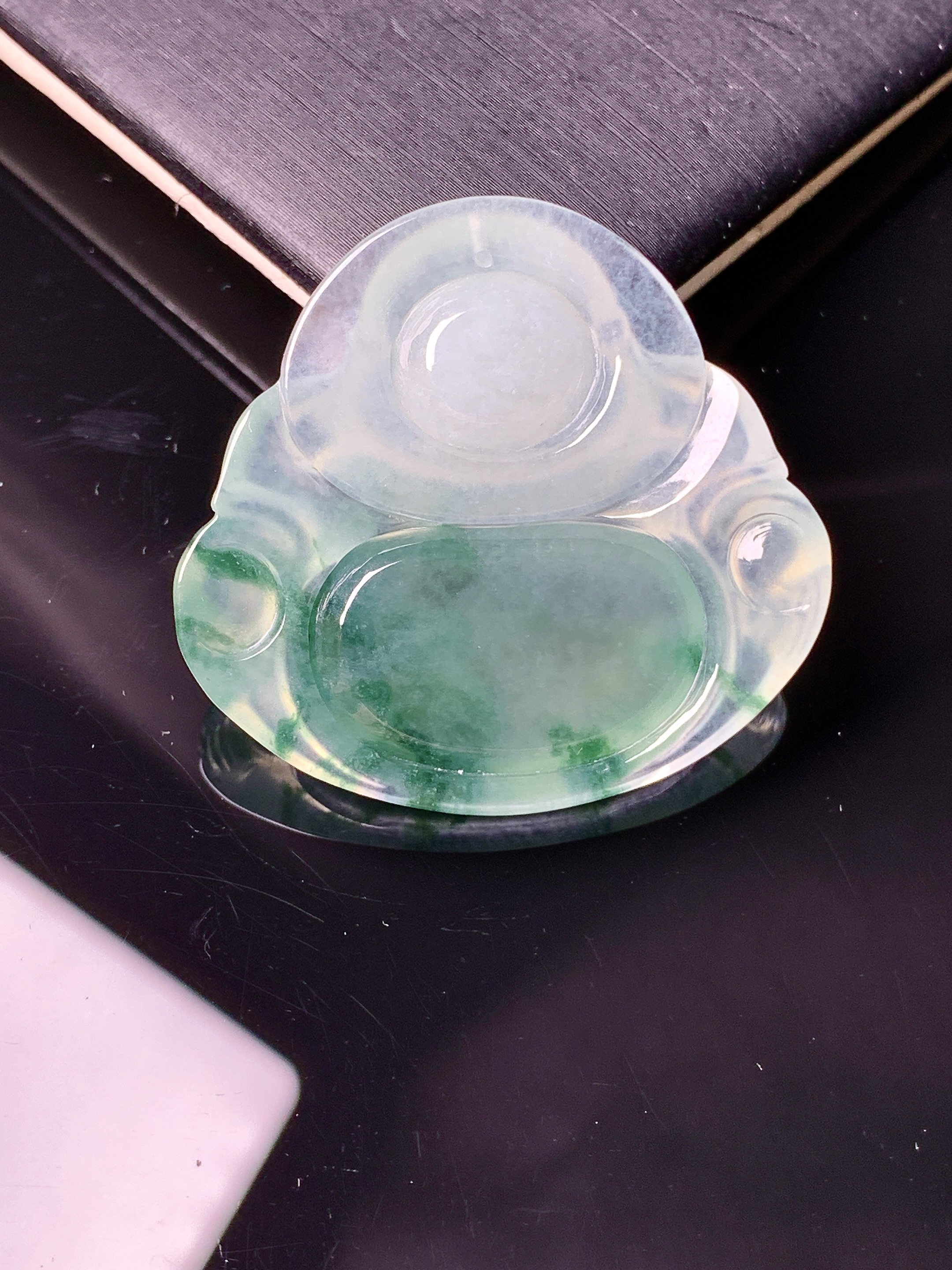 飘绿观音吊坠 玉质细腻 色泽艳丽 整体尺寸32*34.5*5.7d1