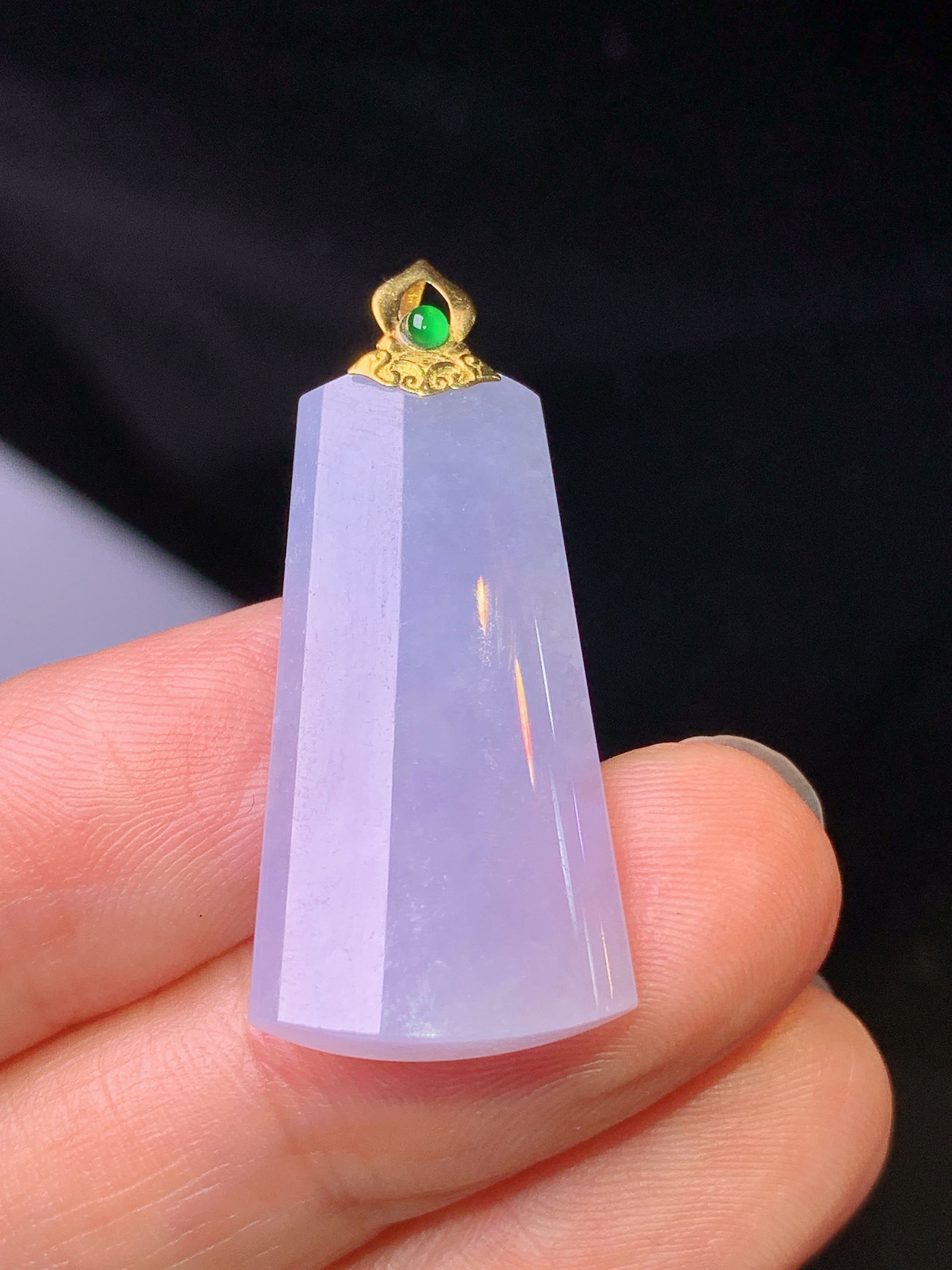 18k金镶嵌紫罗兰无事牌吊坠 玉质细腻 色泽艳丽 整体尺寸33.5*15*4.6