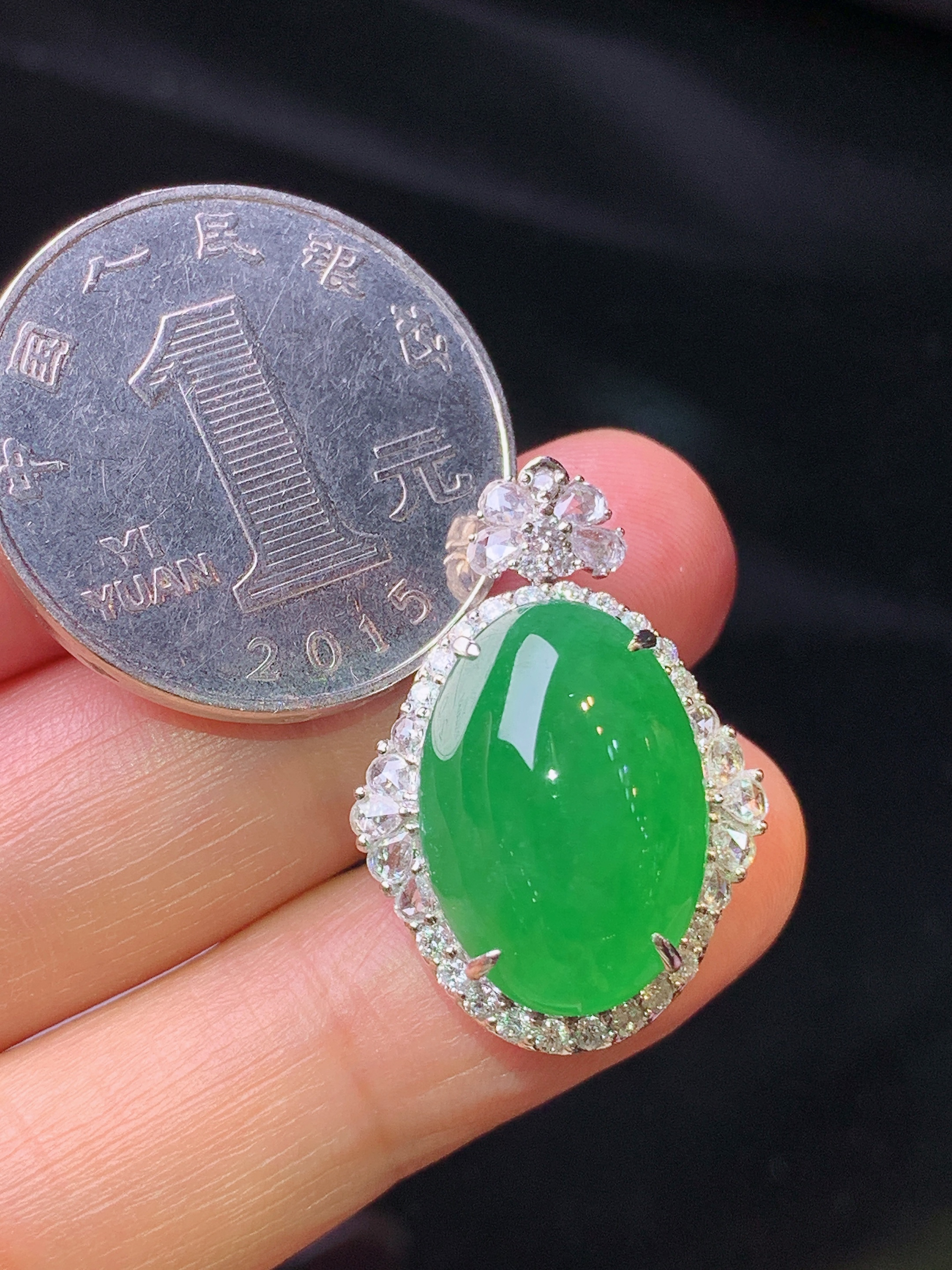 18k金钻镶嵌满绿蛋面戒指吊坠两用款 玉质细腻 色泽艳丽 圈口15.5 整体尺寸26.2*17.8*12.2j2