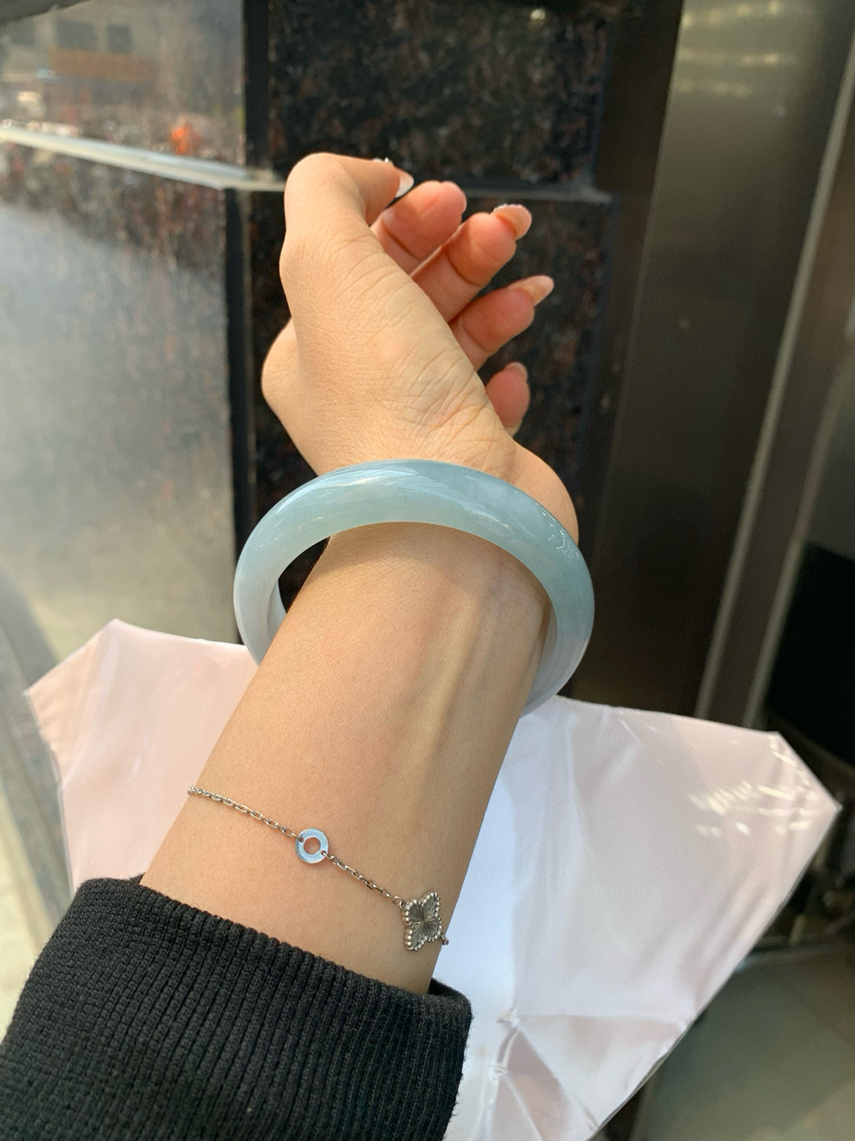 #特惠秒杀#蓝底宽版正圈
57.7-7.6-13.9
完美，底妆水润，质地细腻，半圈淡蓝底色均匀，由内而外散发出温婉气质，清爽治愈