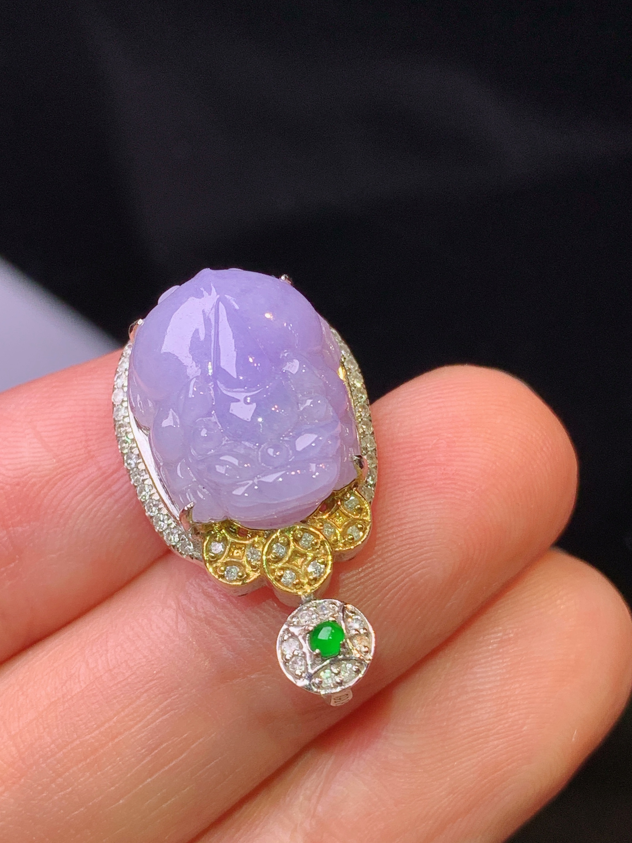 18k金钻镶嵌紫罗兰貔貅吊坠 玉质细腻 色泽艳丽 整体尺寸25.5*14.3*9.8y4