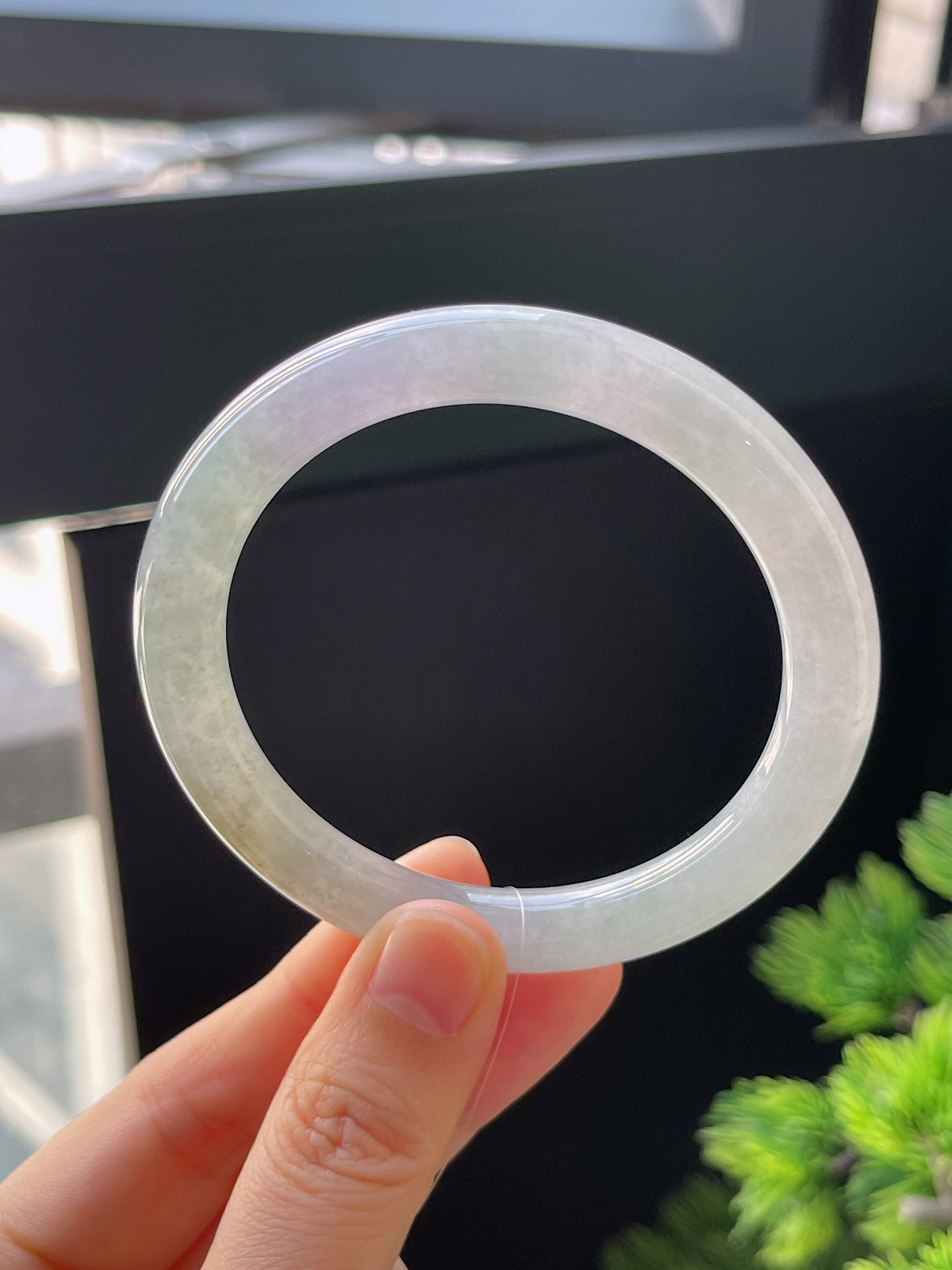 圆镯53.8圈口，翡翠糯化种春彩手镯