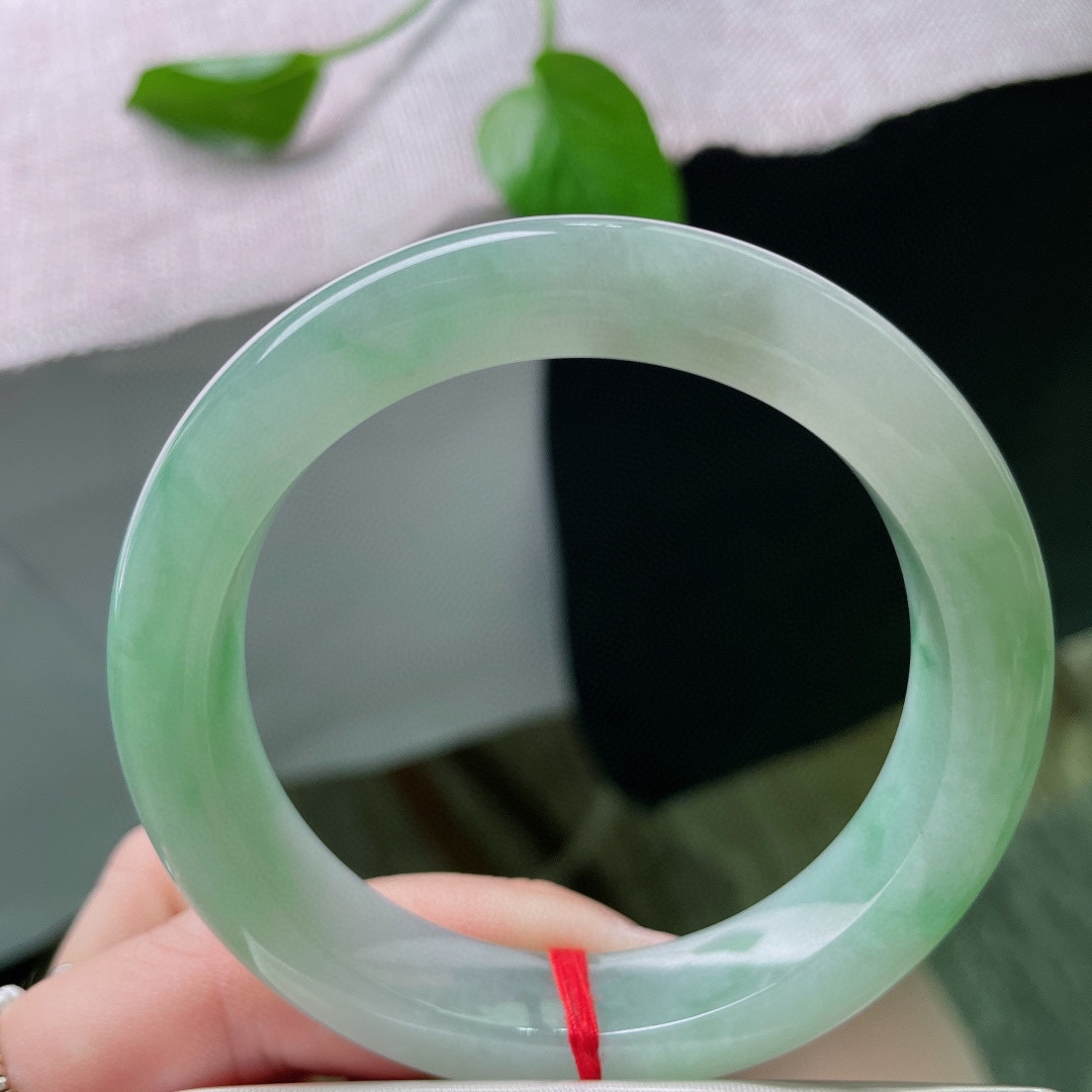 55.6/12/9.3，绿底，正圈，水润，细腻，胶润，耐看，完美