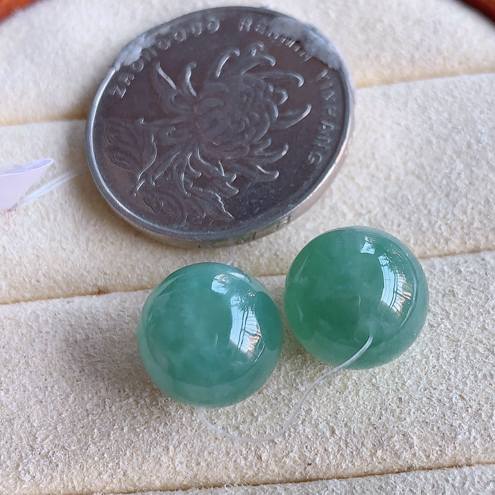 冰润转运珠翡翠吊坠，寓意“时来运转，财源滚滚” 寓意佳，紫气东来，颜色清爽，无纹裂，佩戴效果优雅迷人！性价比超值！W49.12 取一尺寸：11.5mm