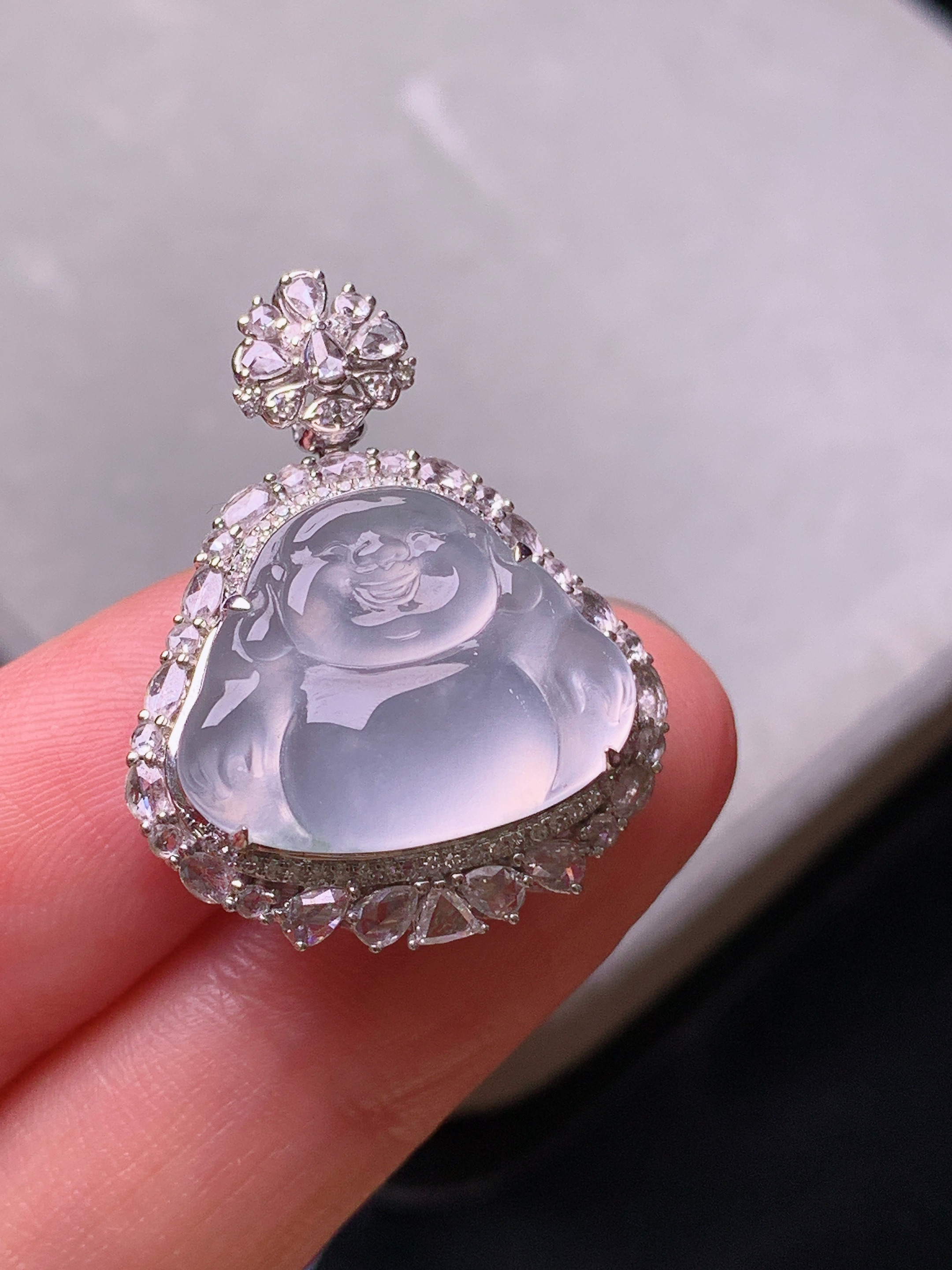 18k金钻镶嵌冰种佛公吊坠 玉质细腻 色泽艳丽 整体尺寸28.3*22.2*10.3y4