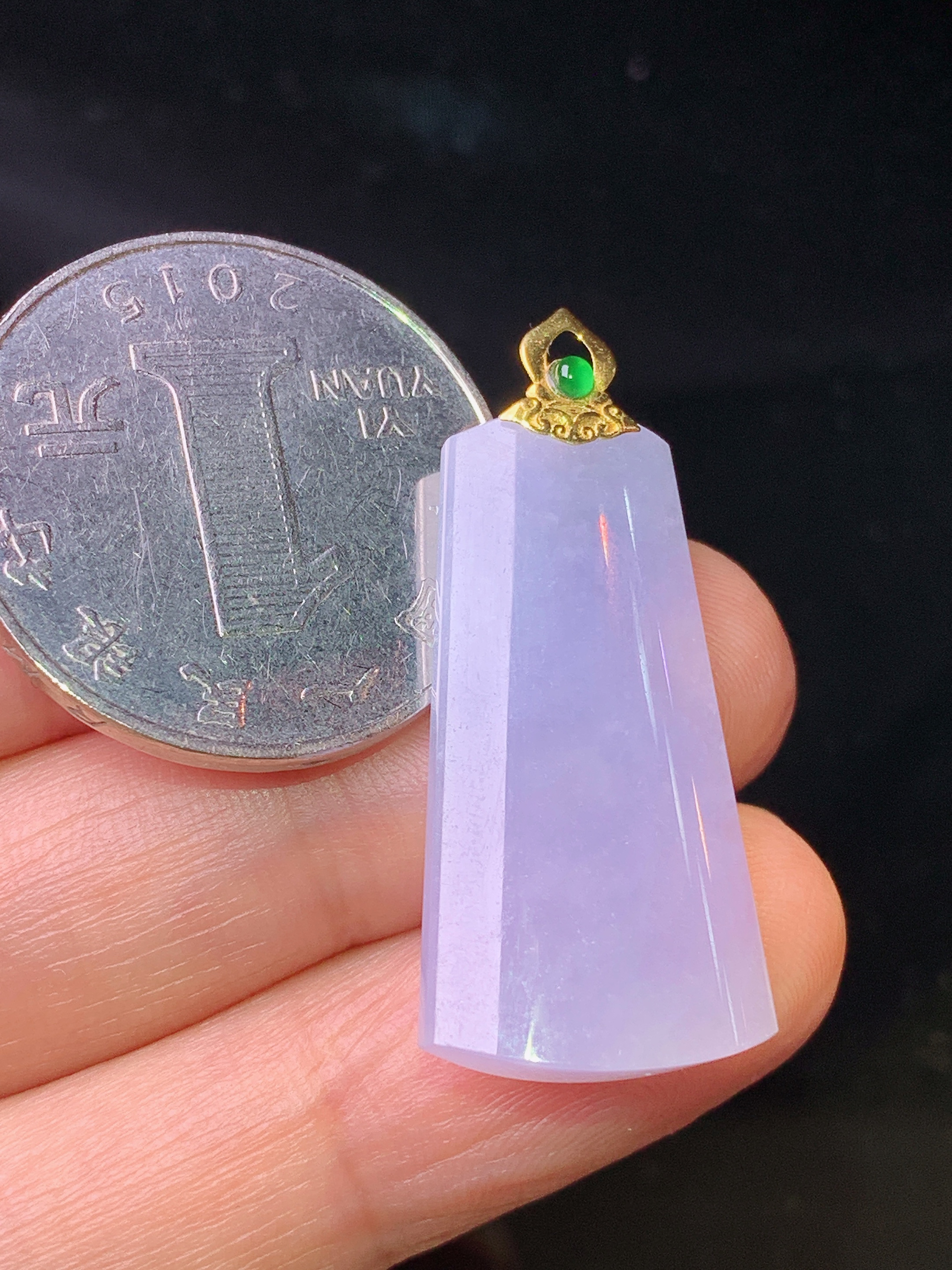 18k金镶嵌紫罗兰无事牌吊坠 玉质细腻 色泽艳丽 整体尺寸33.5*15*4.6