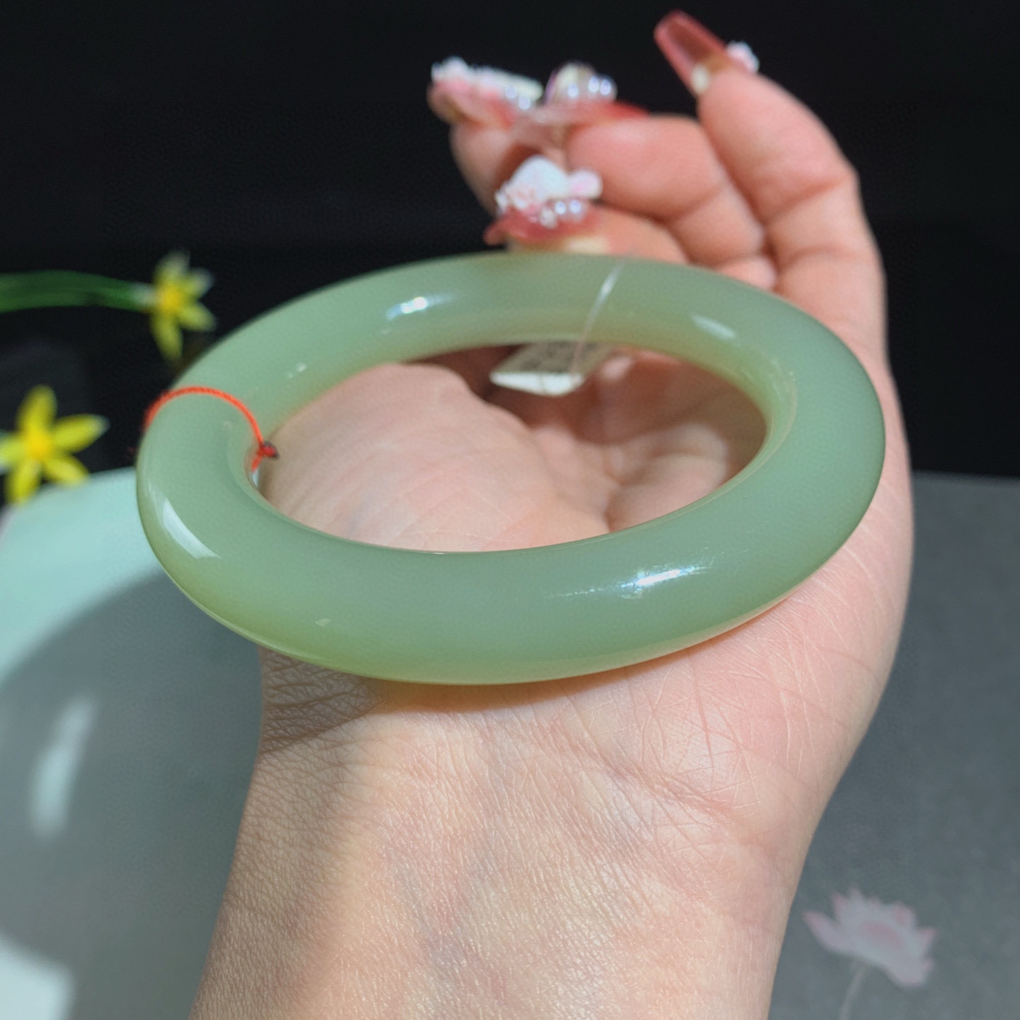 和田玉54.8圈口清水色肥圆条手镯，玉质细腻油润 底色纯净 无裂无杂 脂粉好，品质好