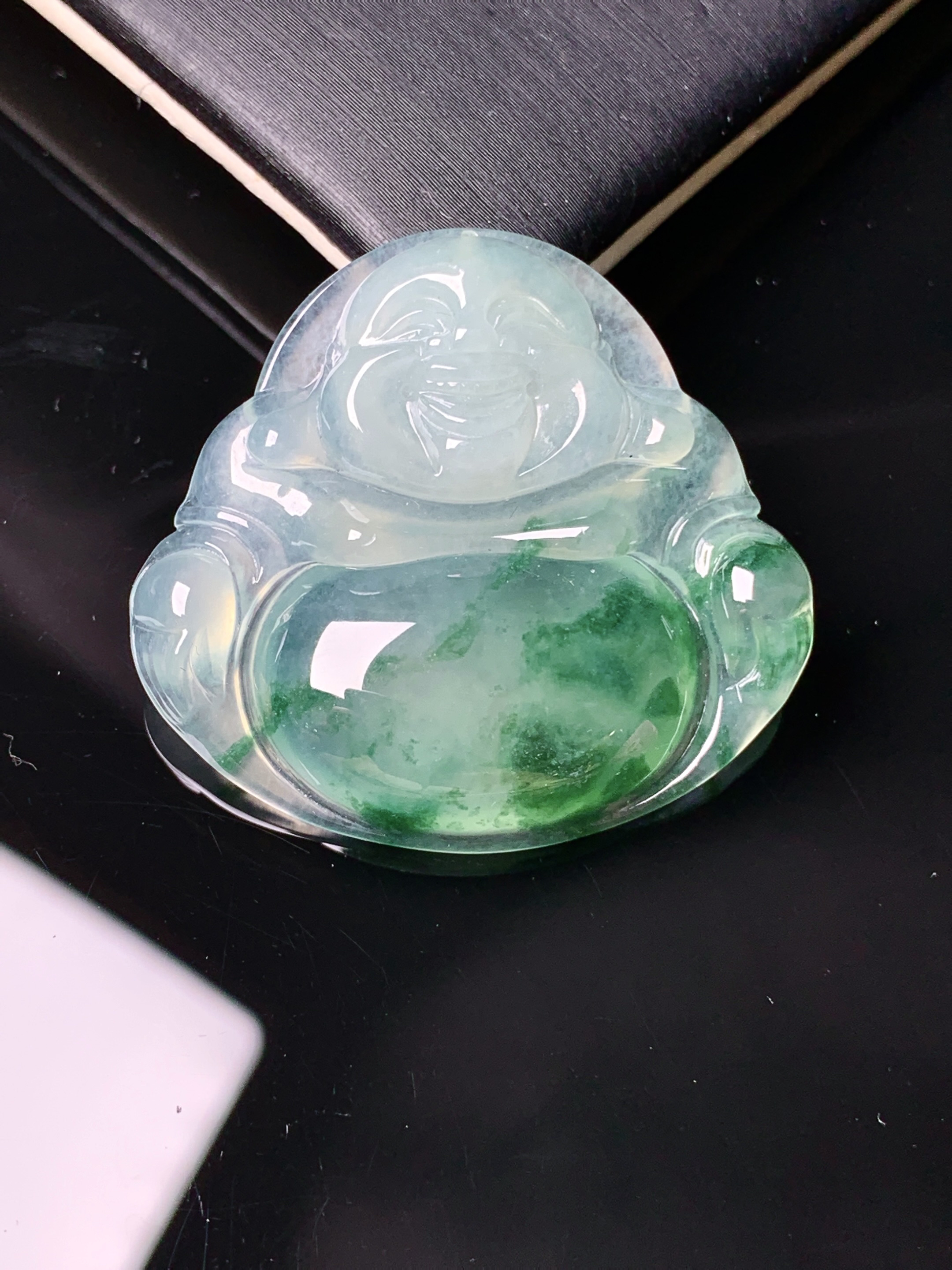 飘绿观音吊坠 玉质细腻 色泽艳丽 整体尺寸32*34.5*5.7d1