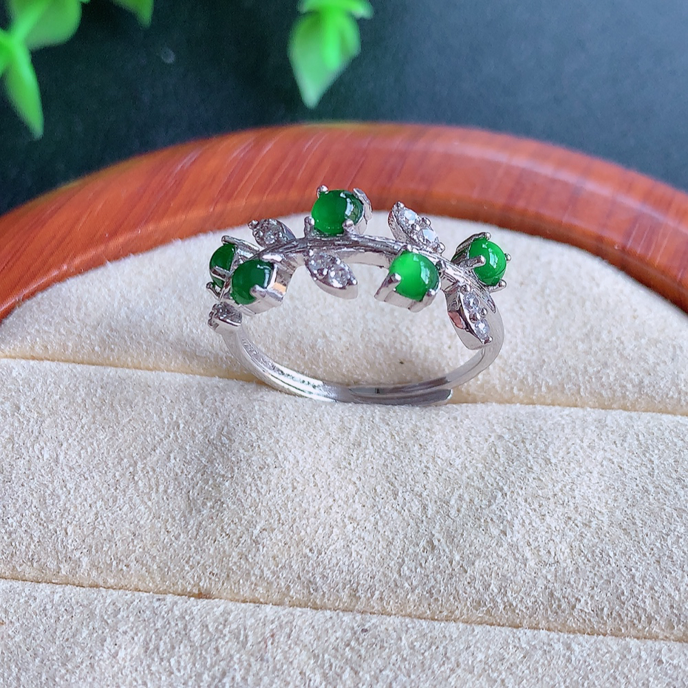 冰润满绿精美环形翡翠戒指  玉质细腻  冰清玉润  飘花灵动  颜色漂亮  W502.12 内径尺寸