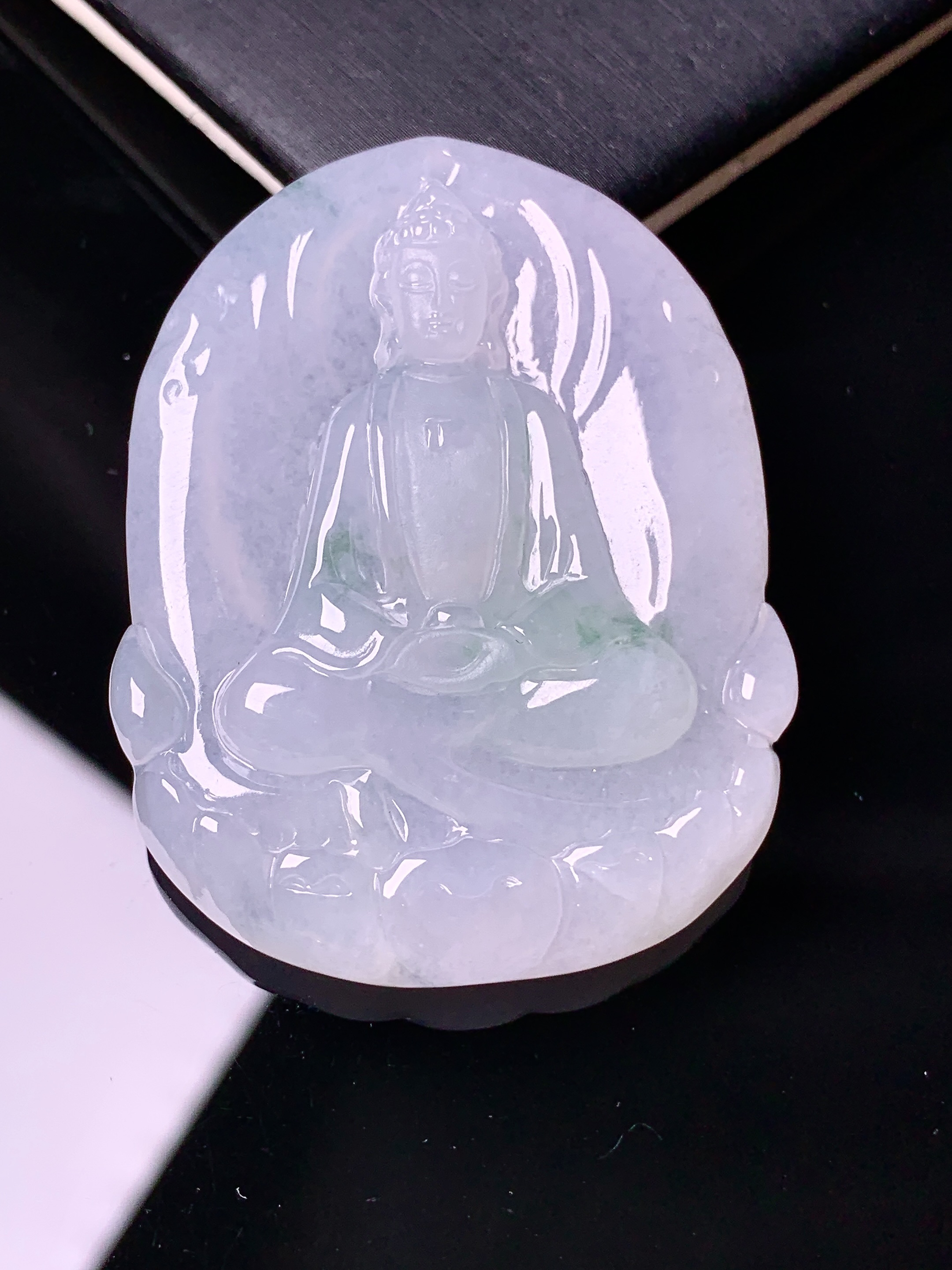 飘绿观音吊坠 玉质细腻 色泽艳丽 整体尺寸47*36.3*7d1