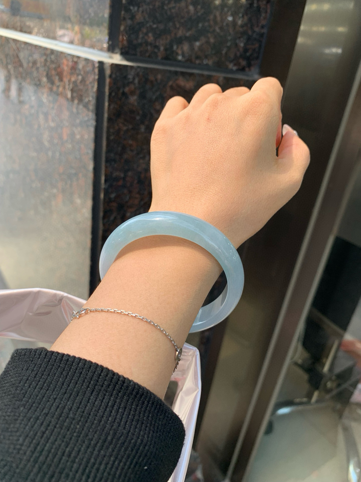 #特惠秒杀#蓝底宽版正圈
57.7-7.6-13.9
完美，底妆水润，质地细腻，半圈淡蓝底色均匀，由内而外散发出温婉气质，清爽治愈