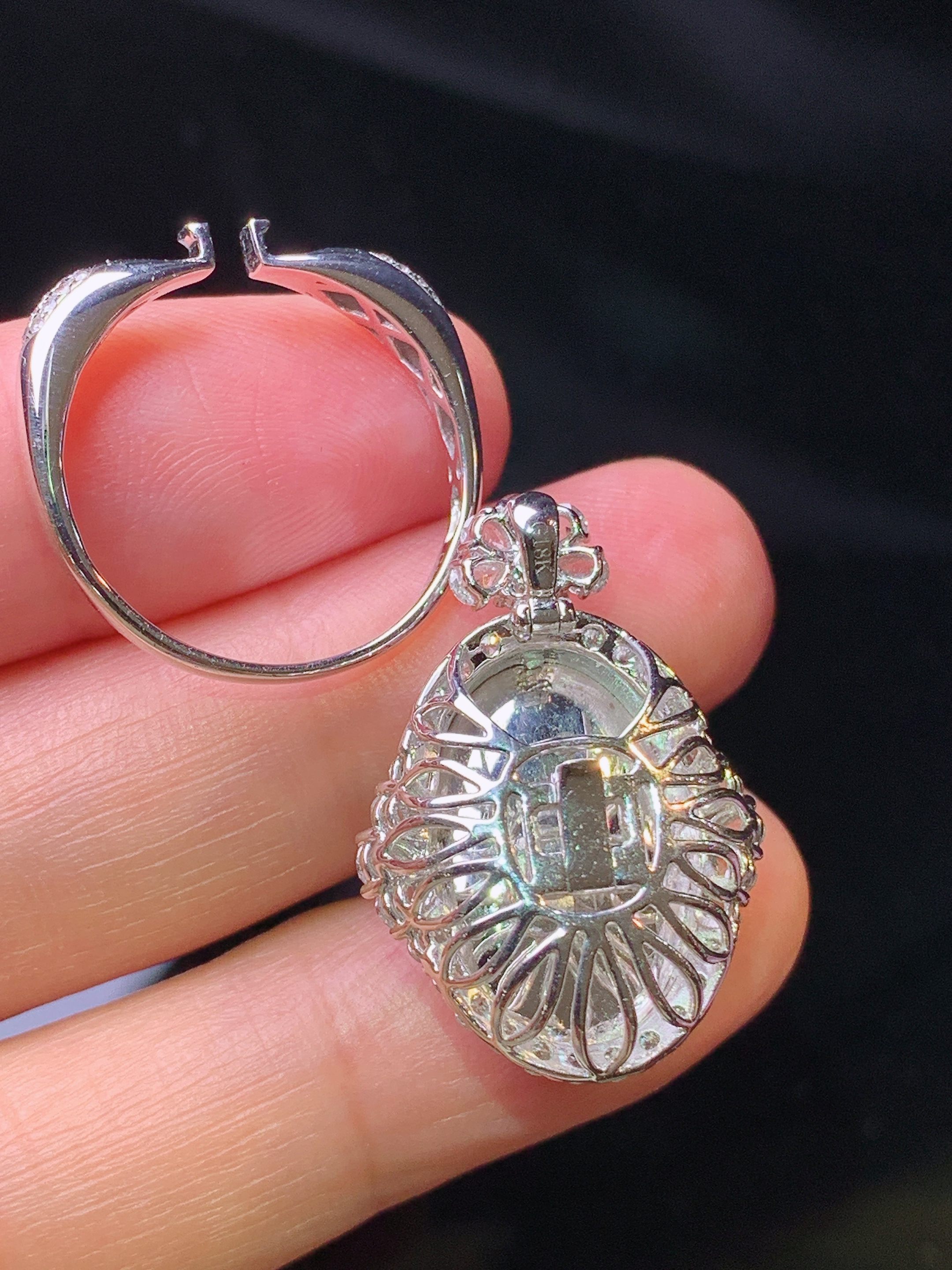 18k金钻镶嵌满绿蛋面戒指吊坠两用款 玉质细腻 色泽艳丽 圈口15.5 整体尺寸26.2*17.8*12.2j2