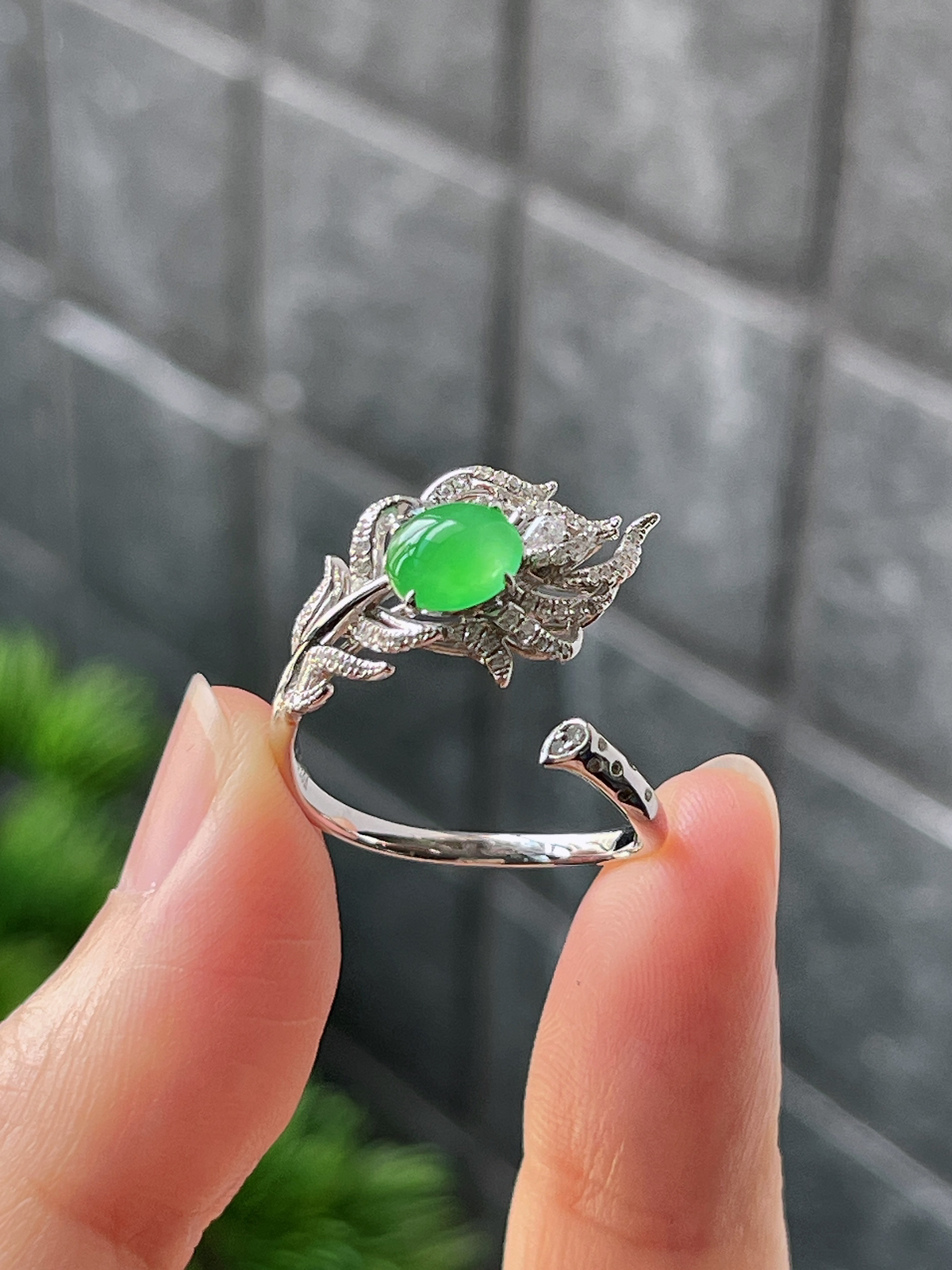 18k翡翠冰绿色羽毛特色戒指