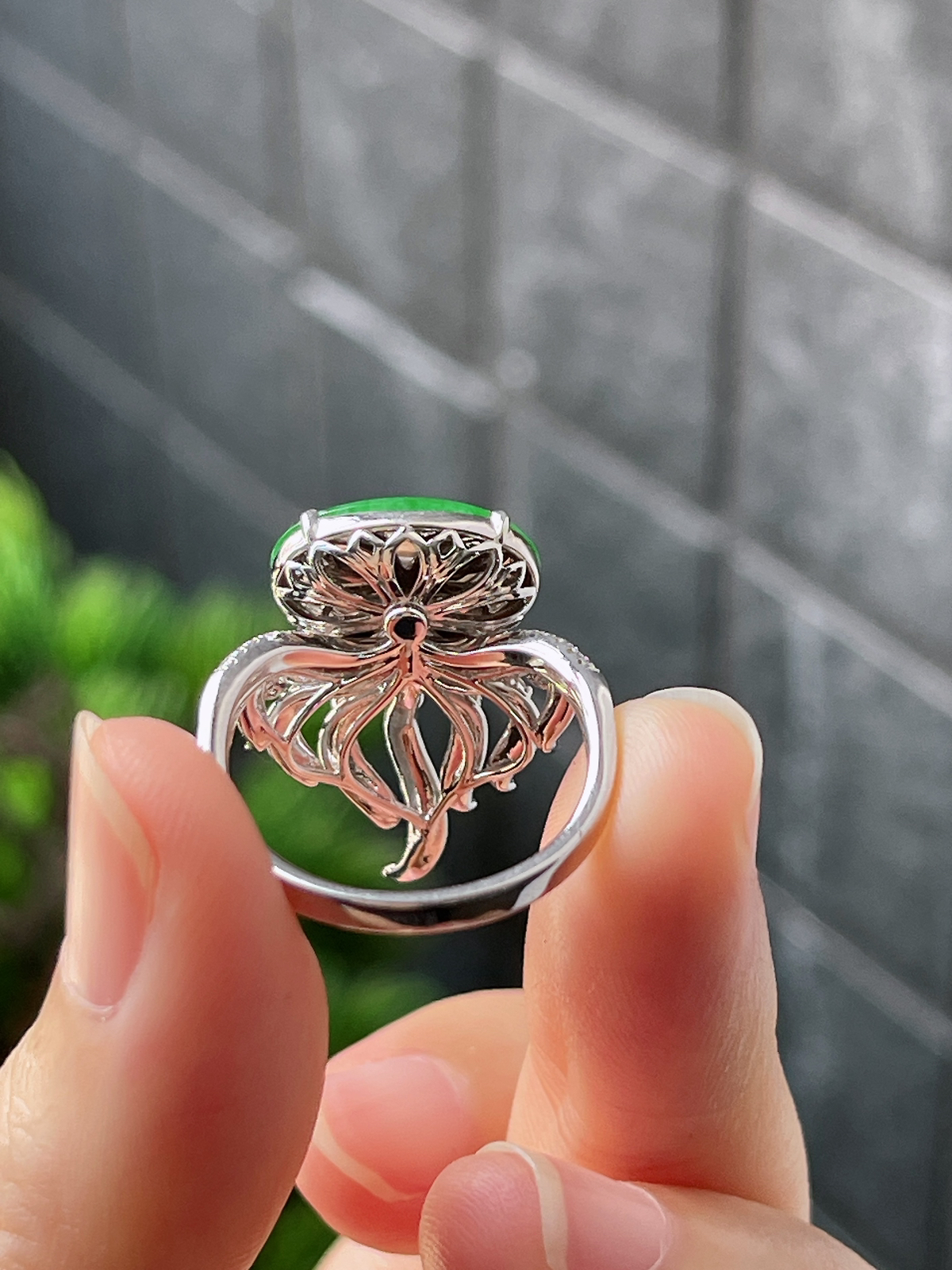 18k翡翠冰糯绿色熊熊火焰特色大蛋面戒指