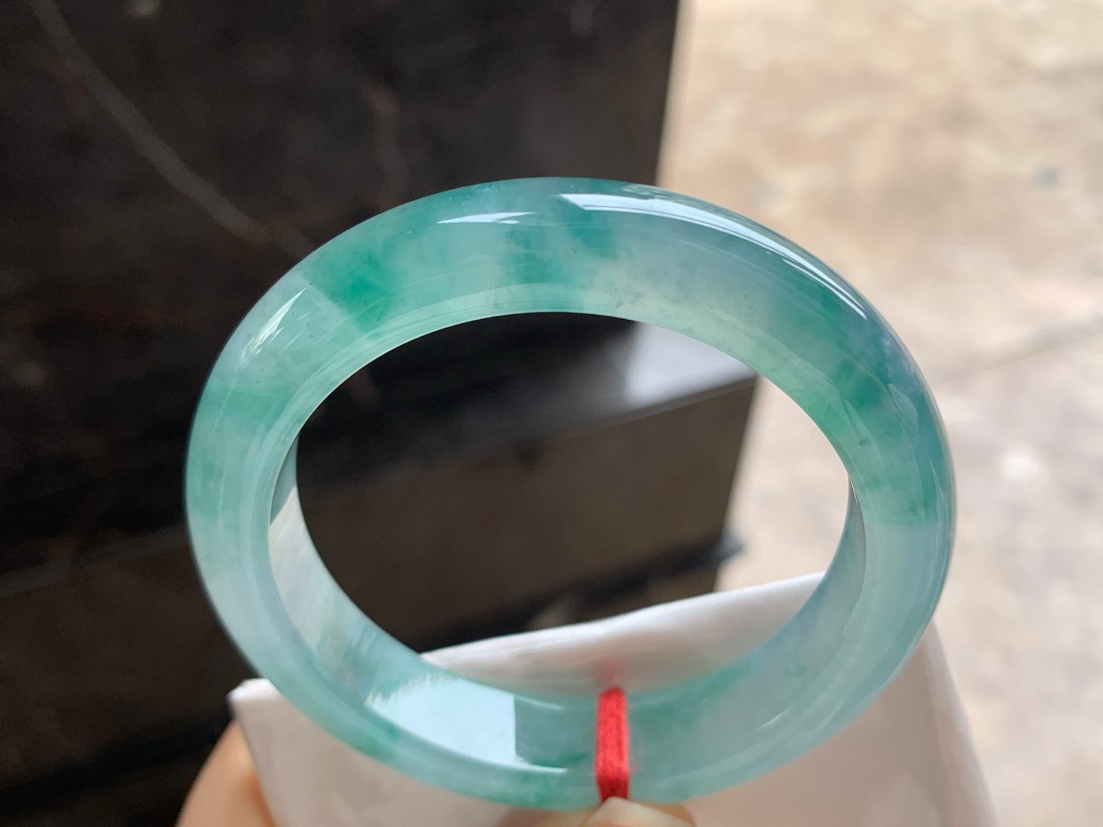 53-12.1-9.6

冰种飘花手镯^_^种水足 飘花浓郁