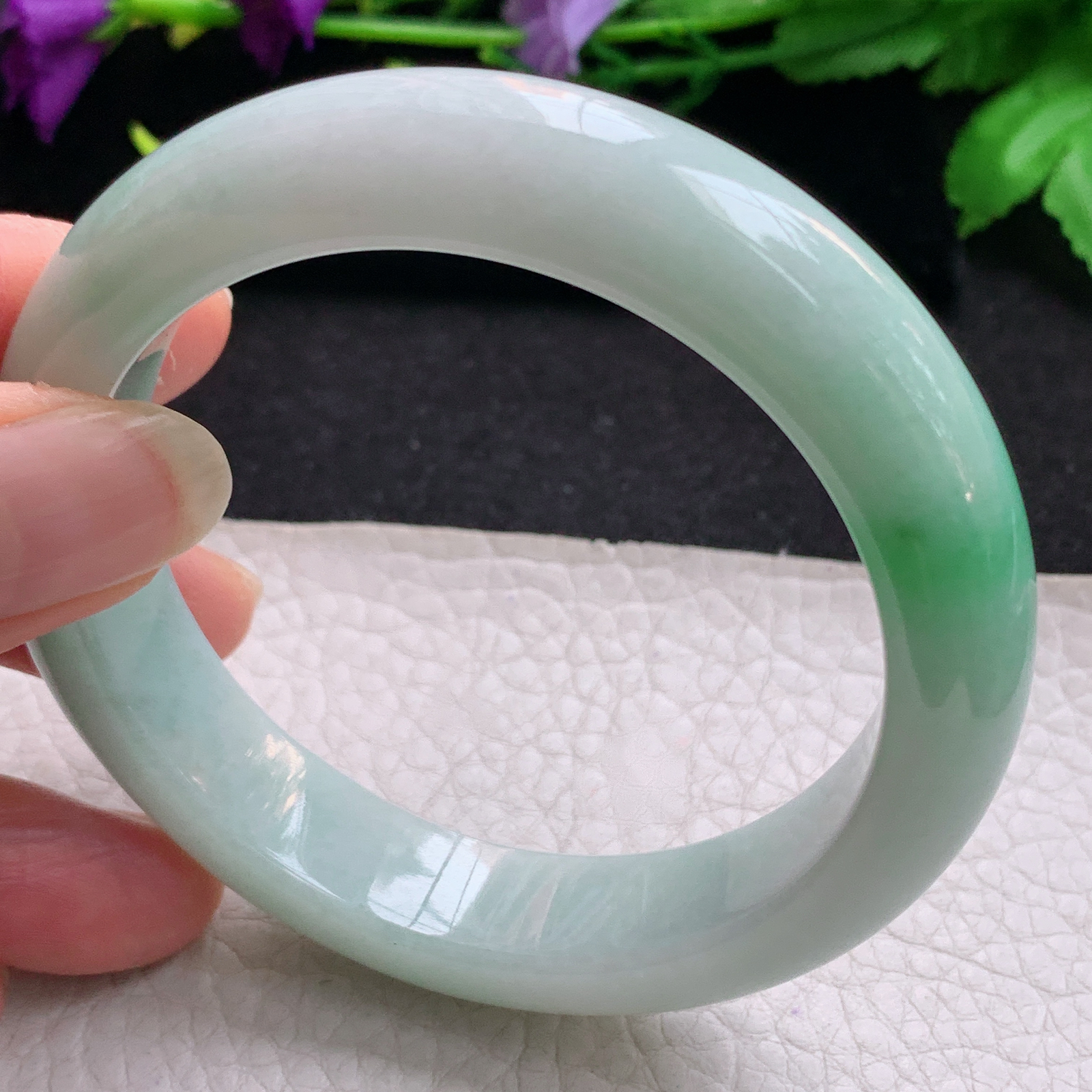 nr清新款57*14*9平安镯 缅甸翡翠精美胶感飘绿宽边玉手镯 玉手环