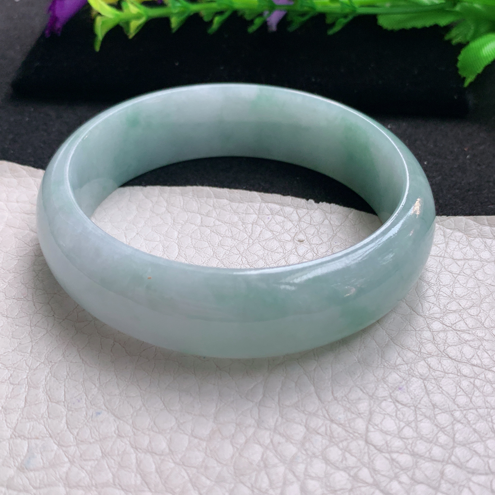 hy淡雅款59*17*8轮胎镯 缅甸翡翠a货玉手镯精美胶感飘花正圈玉手环