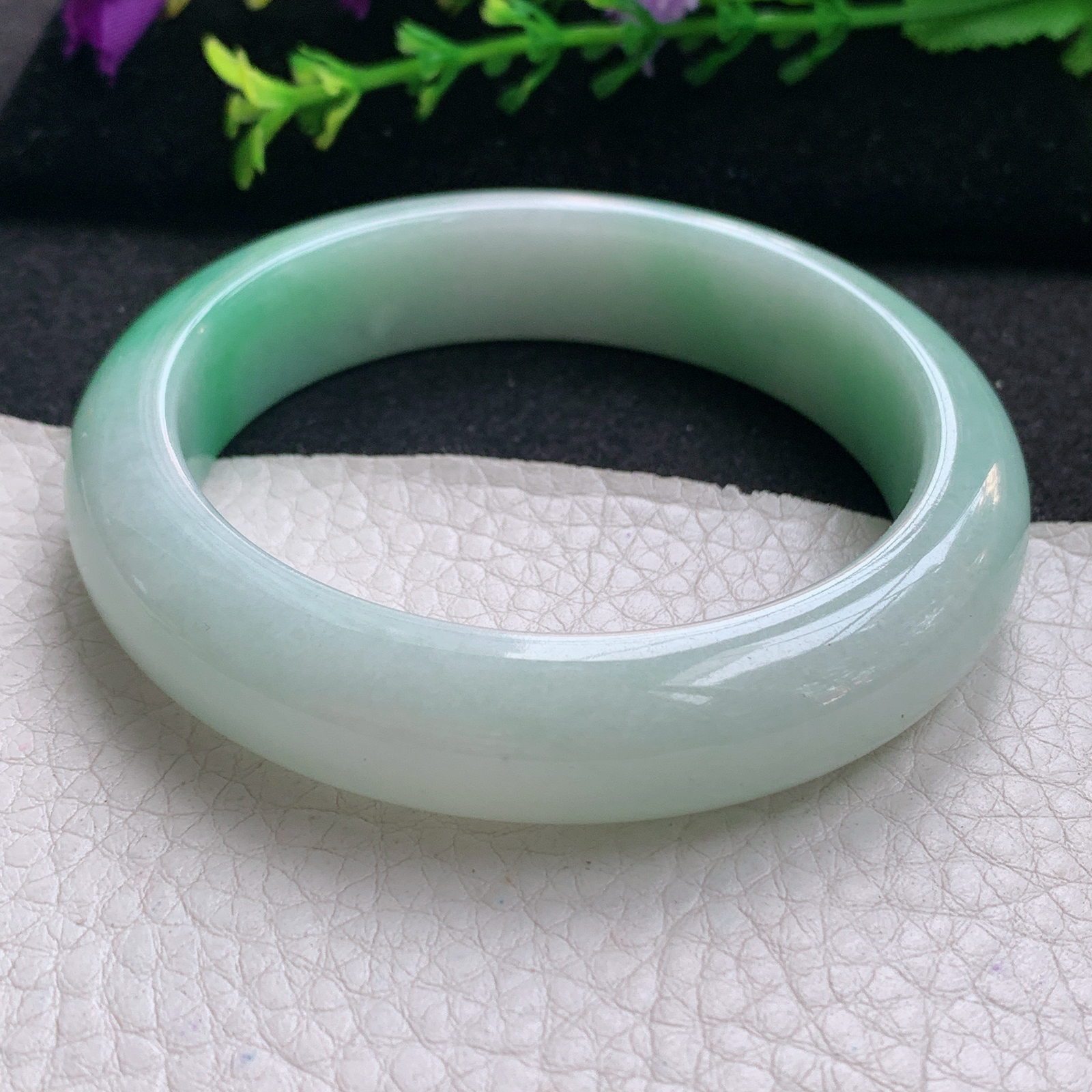 nr清新款57*14*9平安镯 缅甸翡翠精美胶感飘绿宽边玉手镯 玉手环