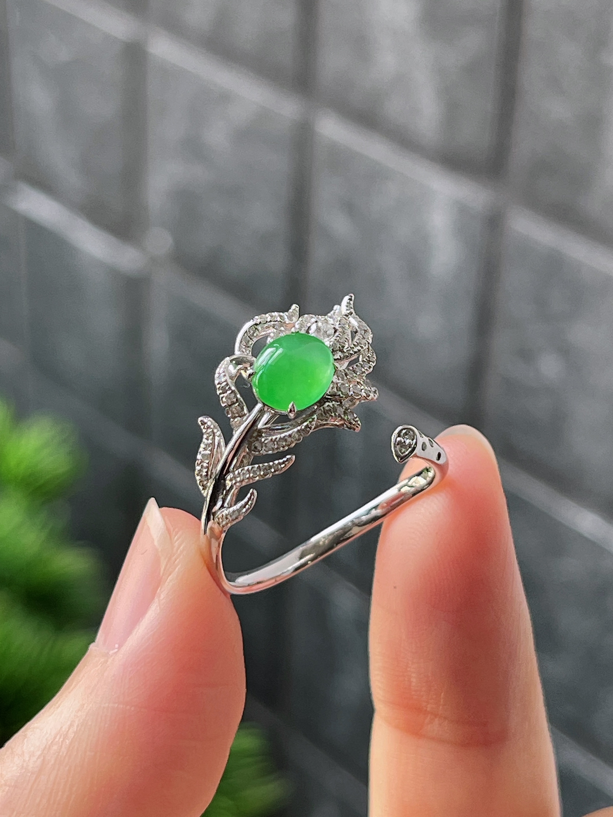 18k翡翠冰绿色羽毛特色戒指