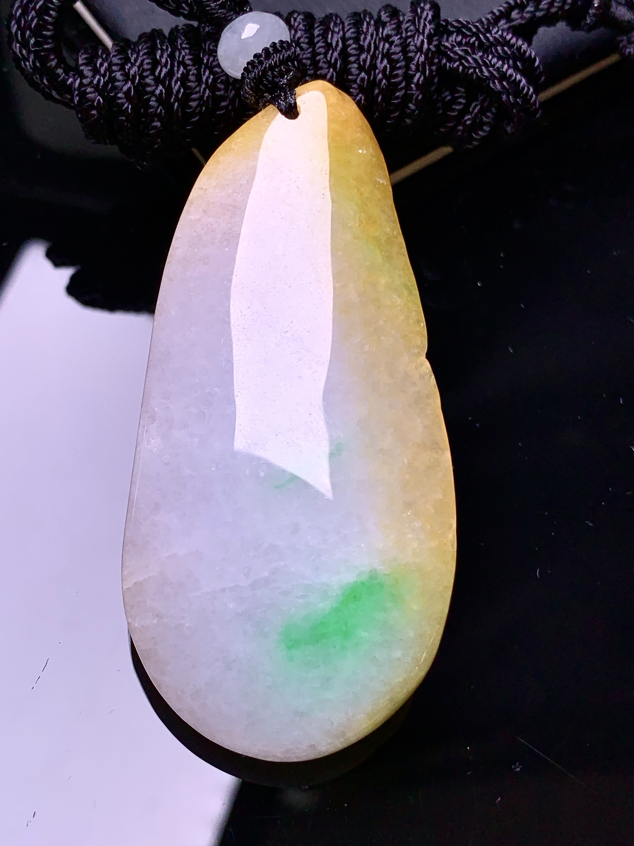 飘黄绿翡悟道牌吊坠 玉质细腻 色泽艳丽清新 水润亮眼 整体尺寸57*27.7*7.2w1