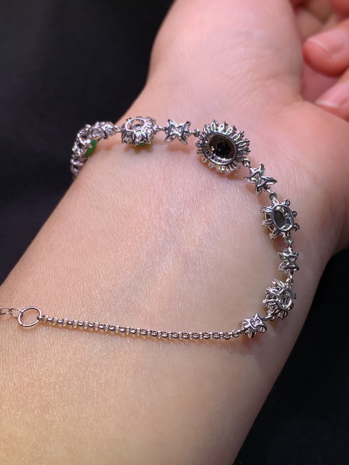 冰阳绿蛋面手链，18k金镶嵌，简约精美，冰润色阳，种水足，Hl 裸石8*6.8*2.2