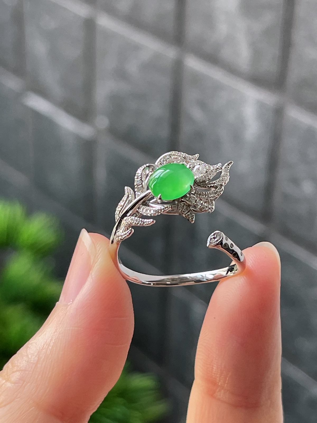 18k翡翠冰绿色羽毛特色戒指