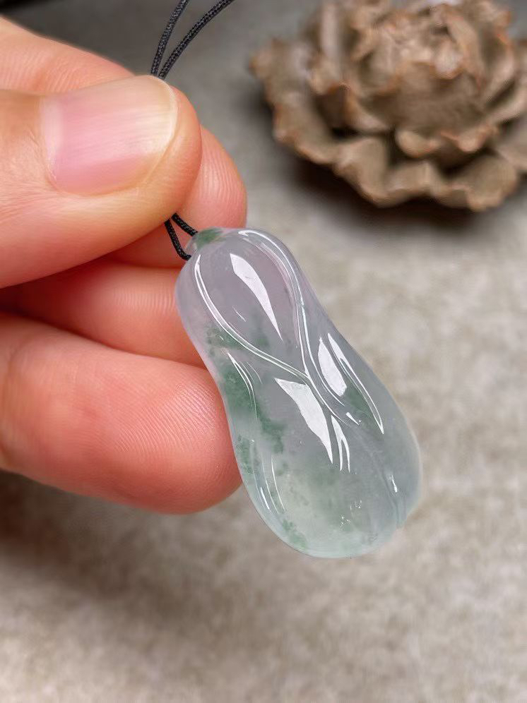 冰种飘花【百财聚来】吊坠，种水好，玉质细腻 ，卖相好‘